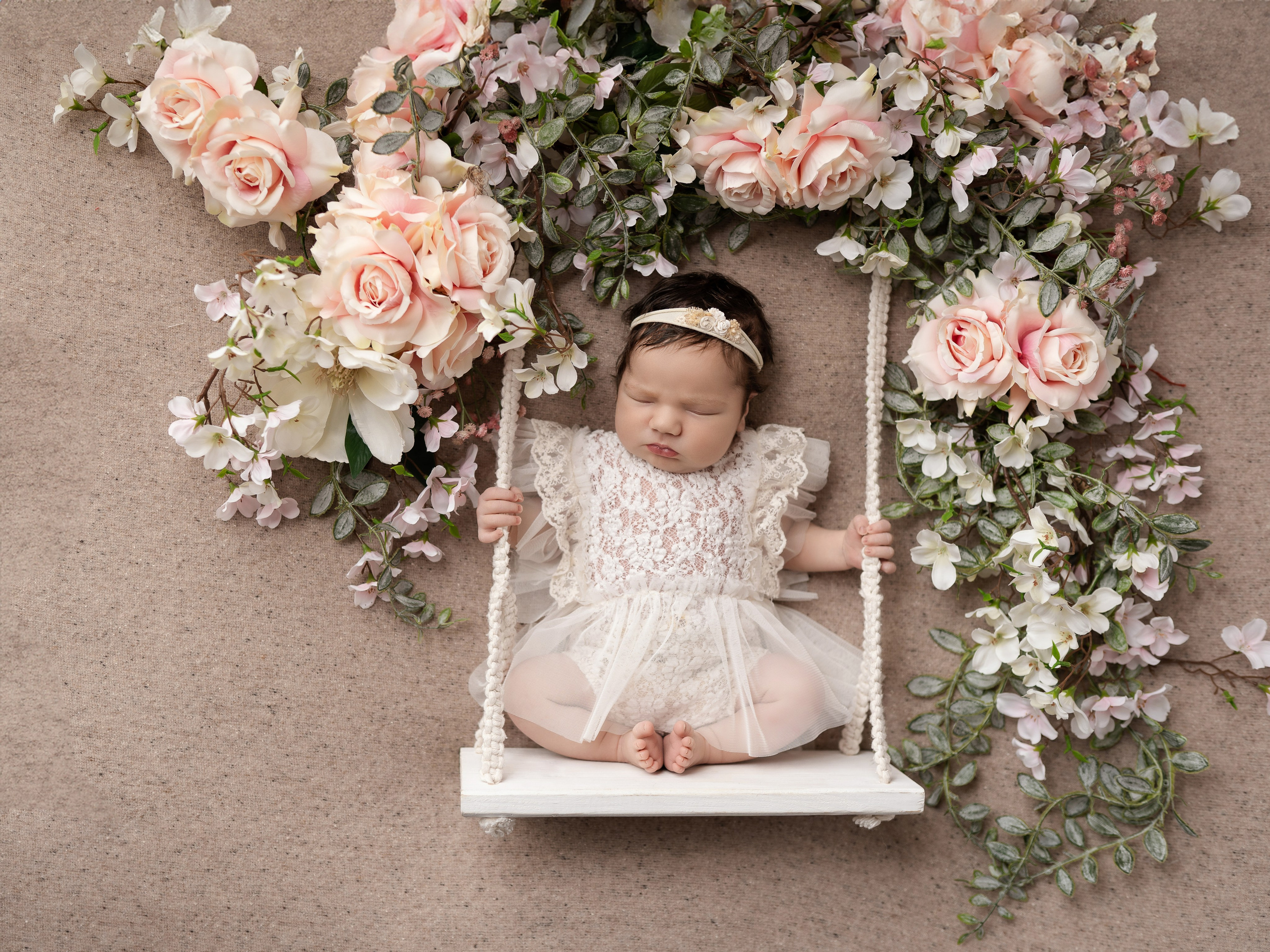 Esu Aleksandra naujagimių ir kudikių fotografė iš Vilniaus