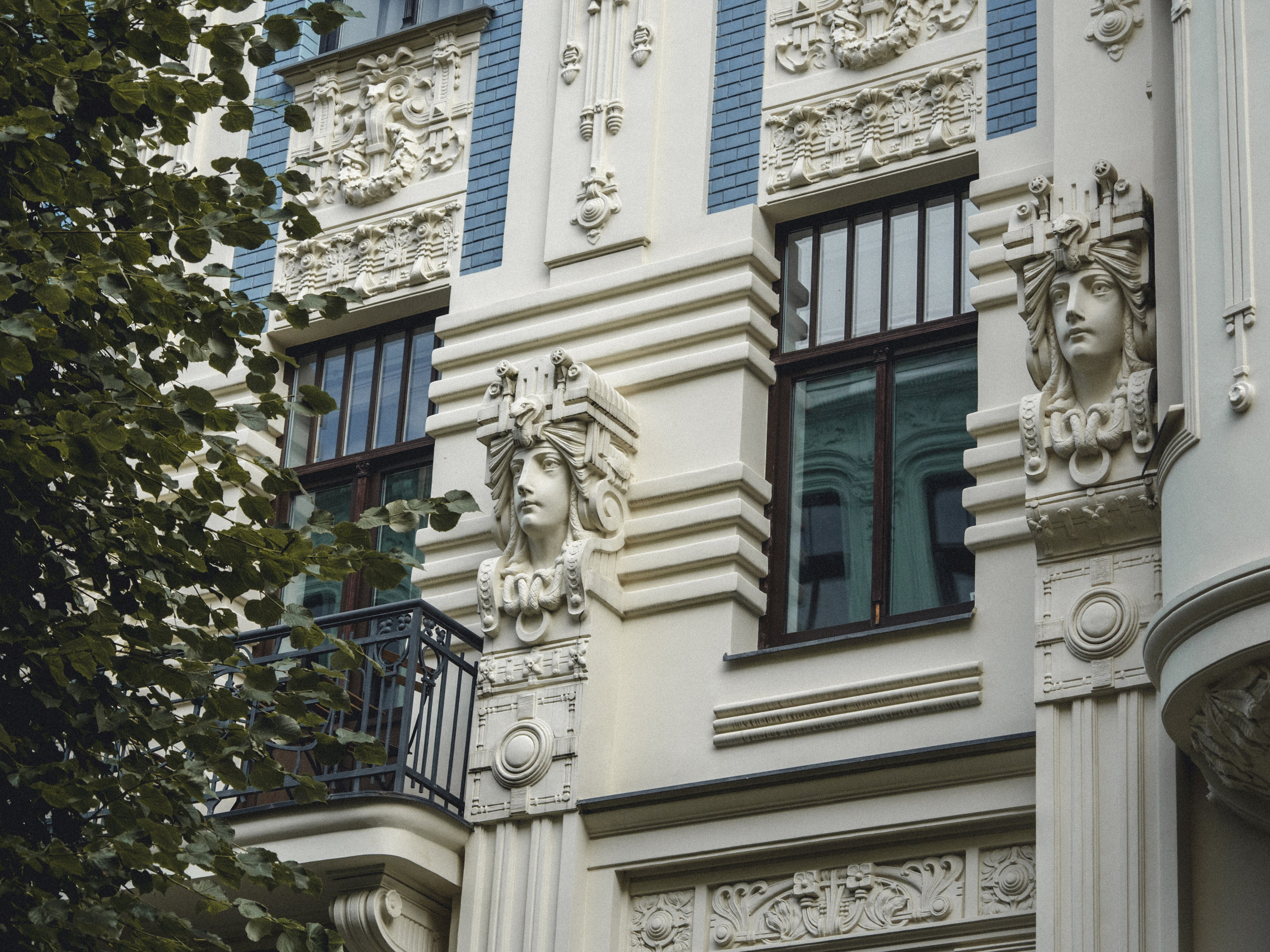 Voyage à Riga. Photographe sur Cote d’Azur. Portraits de familles, couples, enfants, événements