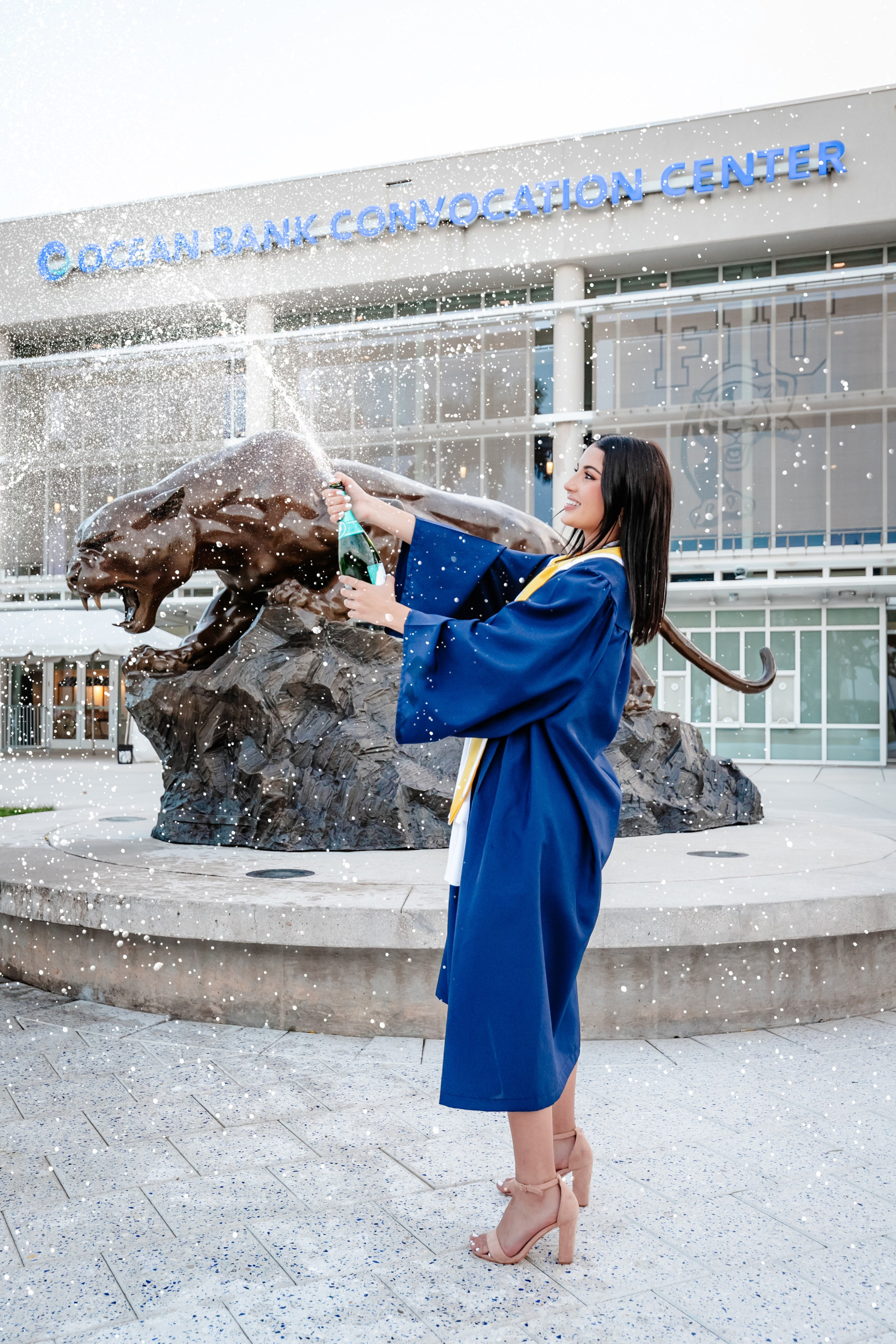 What (and Who) to Bring to Your Grad Photoshoot. Portrait and graduation photographer Marina Simanava