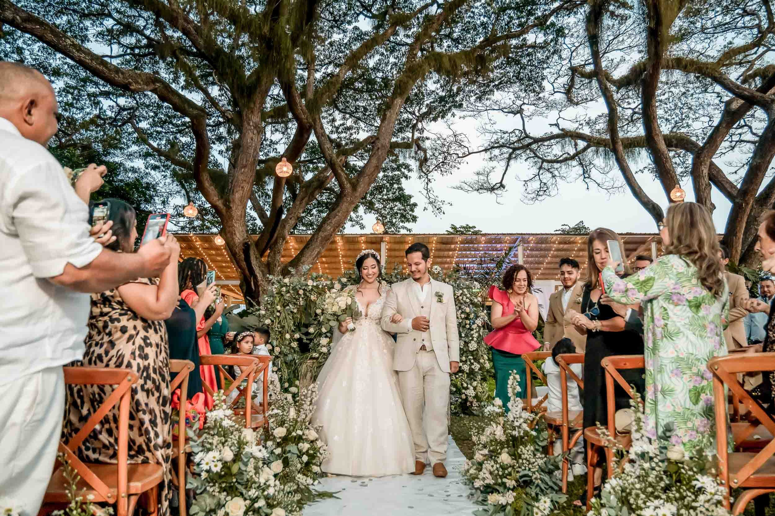 Boda en Cali. Hacienda Entre Rios - Daniela & Rodrigo. Karen Ortiz Photography / Fotógrafo profesional en Cali - Colombia