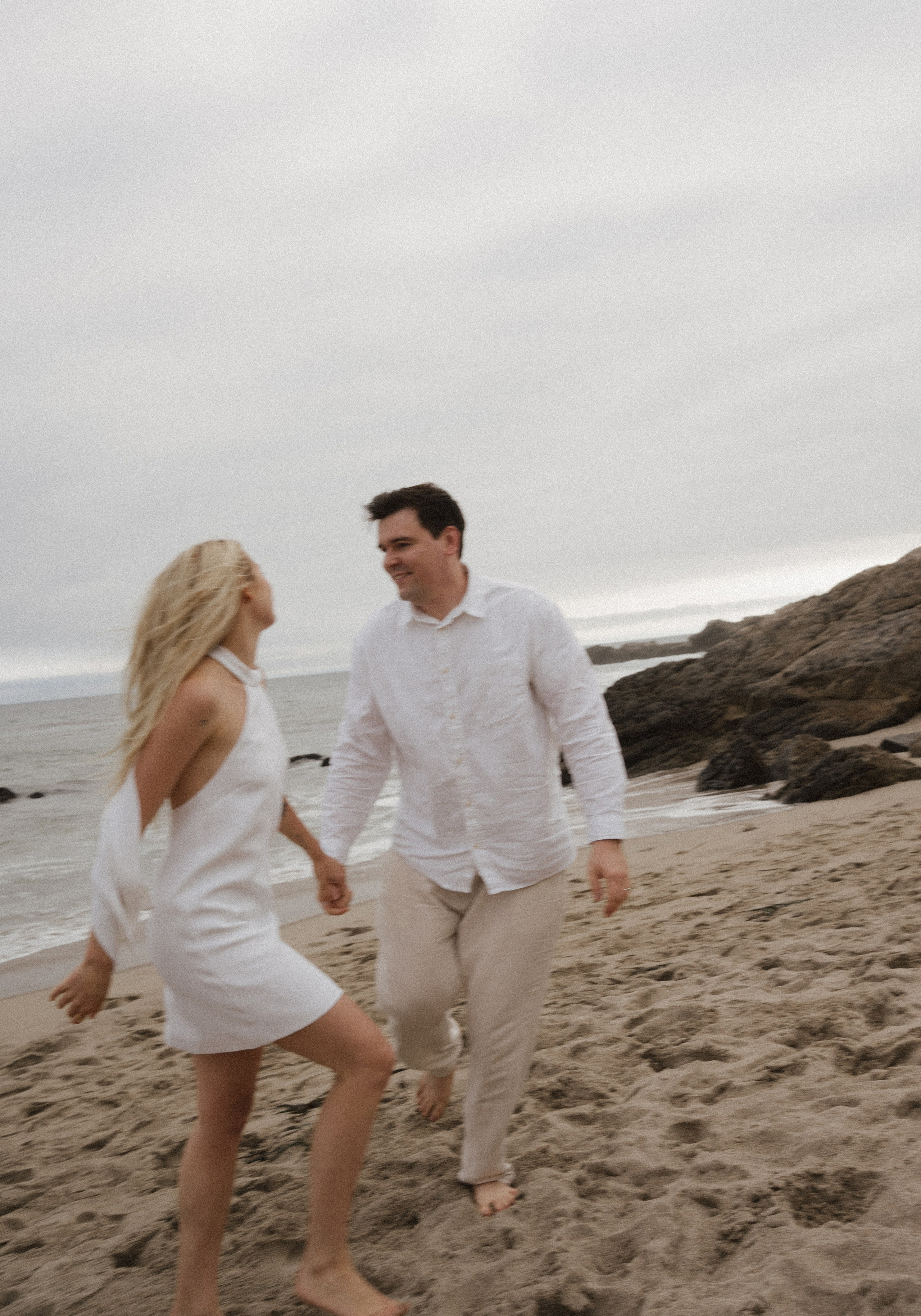 Love story photoshoot. Engagement photoshoot. Couple photoshoot. Malibu. Family photoshoot, Get away photoshoot in California. Beautiful love story photoshoot.