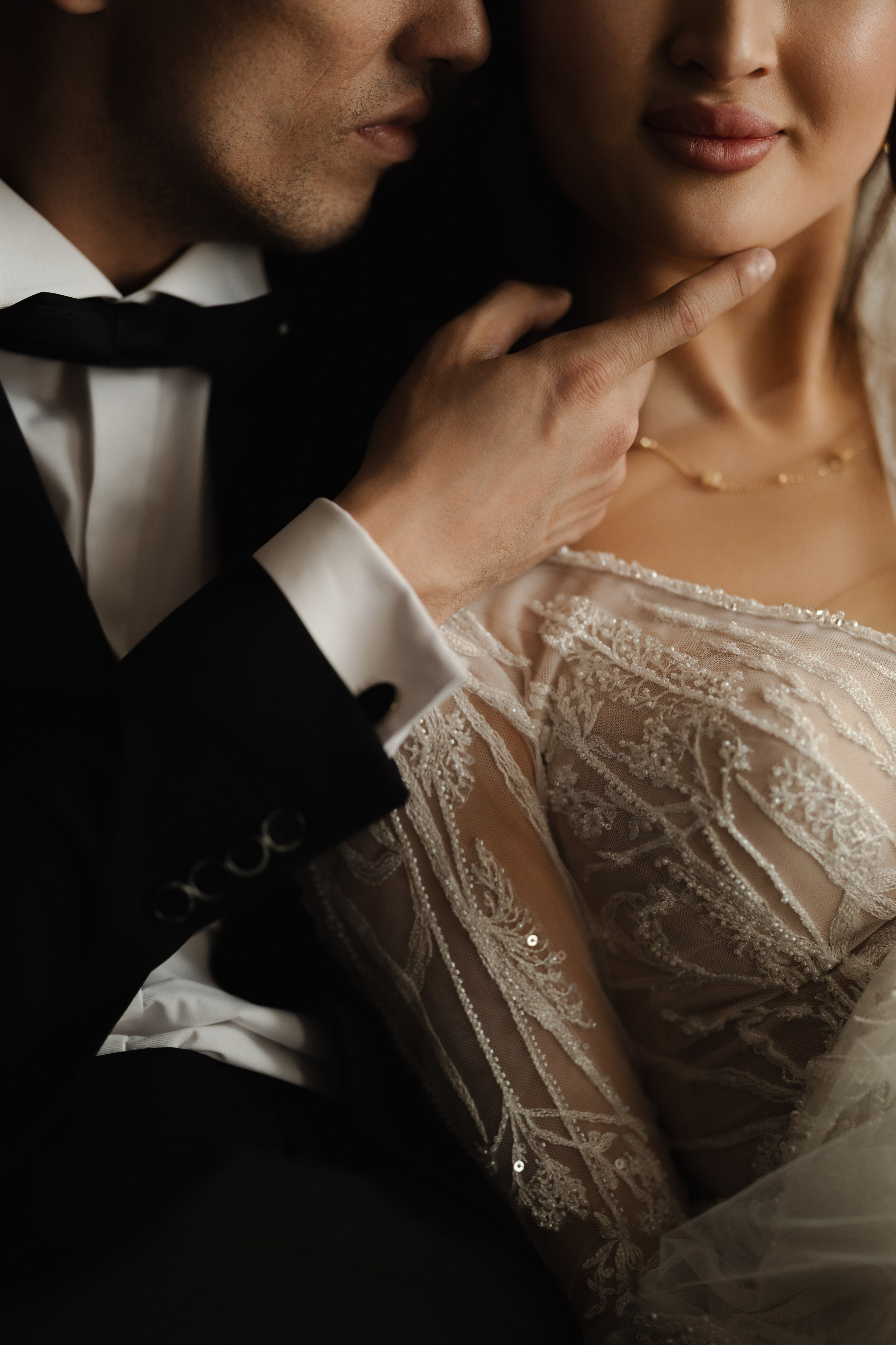 Manas & Zhanara in hotel Sofia. Азимжан Нуритдинходжаев — свадебный фотограф