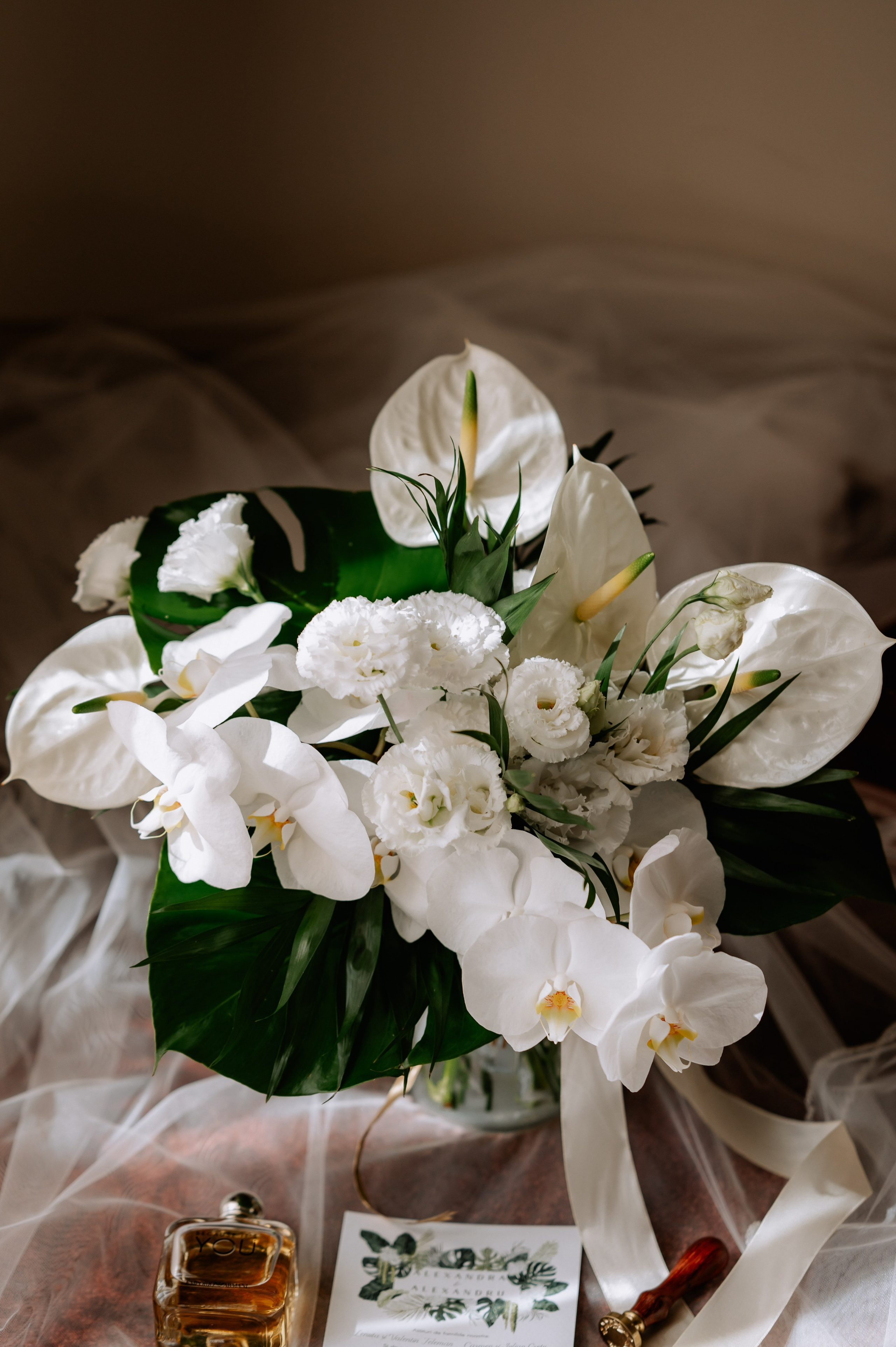 Cununie civila in aer liber , artificii de zi colorate , decor nunta , nunta la Hotel Traian. Proud Vision Weddings | Wedding Photography & Film — Servicii profesionale Foto Video Nunta Iasi