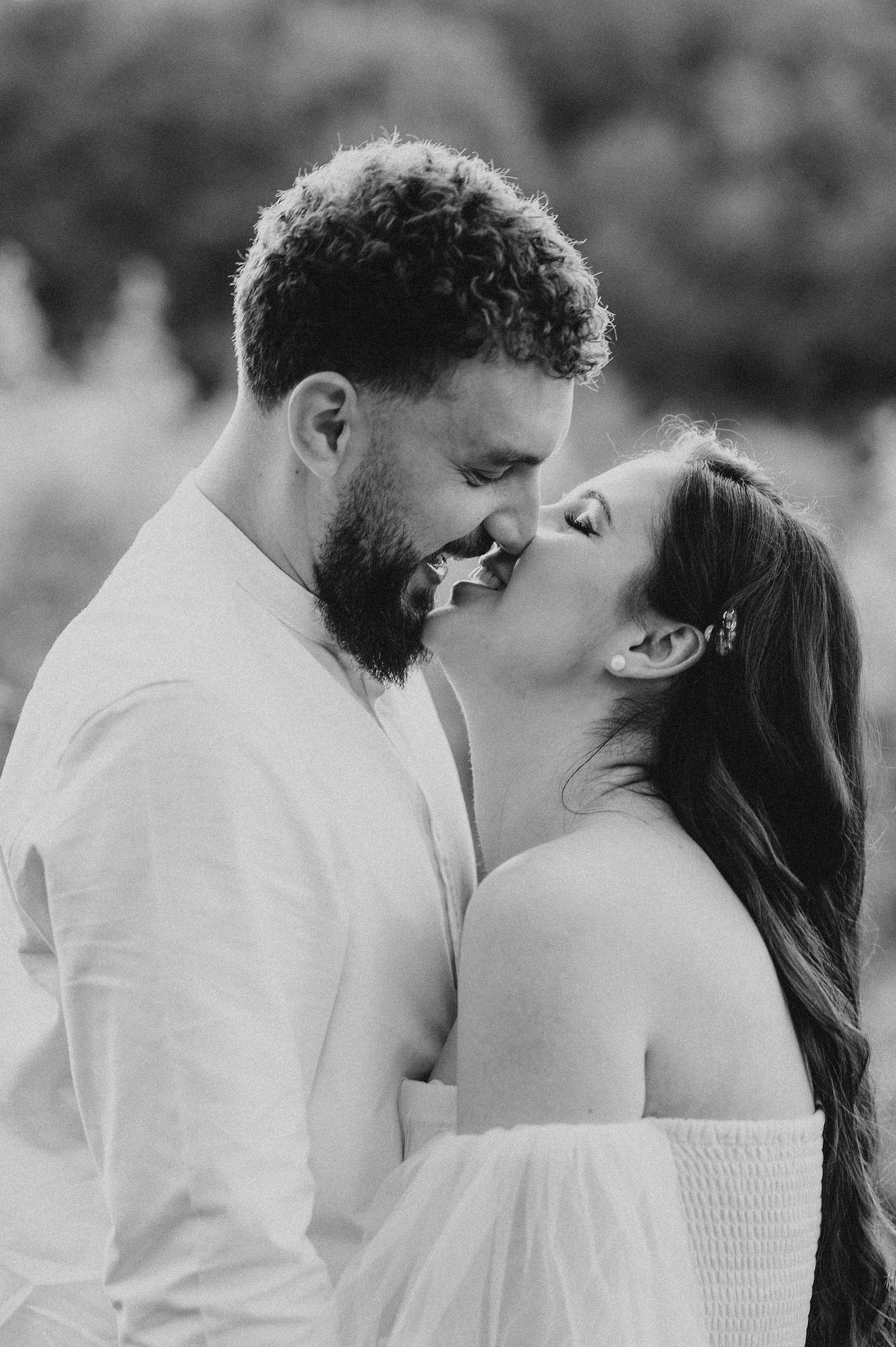 Magda + Andrei | Lovers in the garden. Proud Vision Weddings | Wedding Photography & Film — Servicii profesionale Foto Video Nunta Iasi