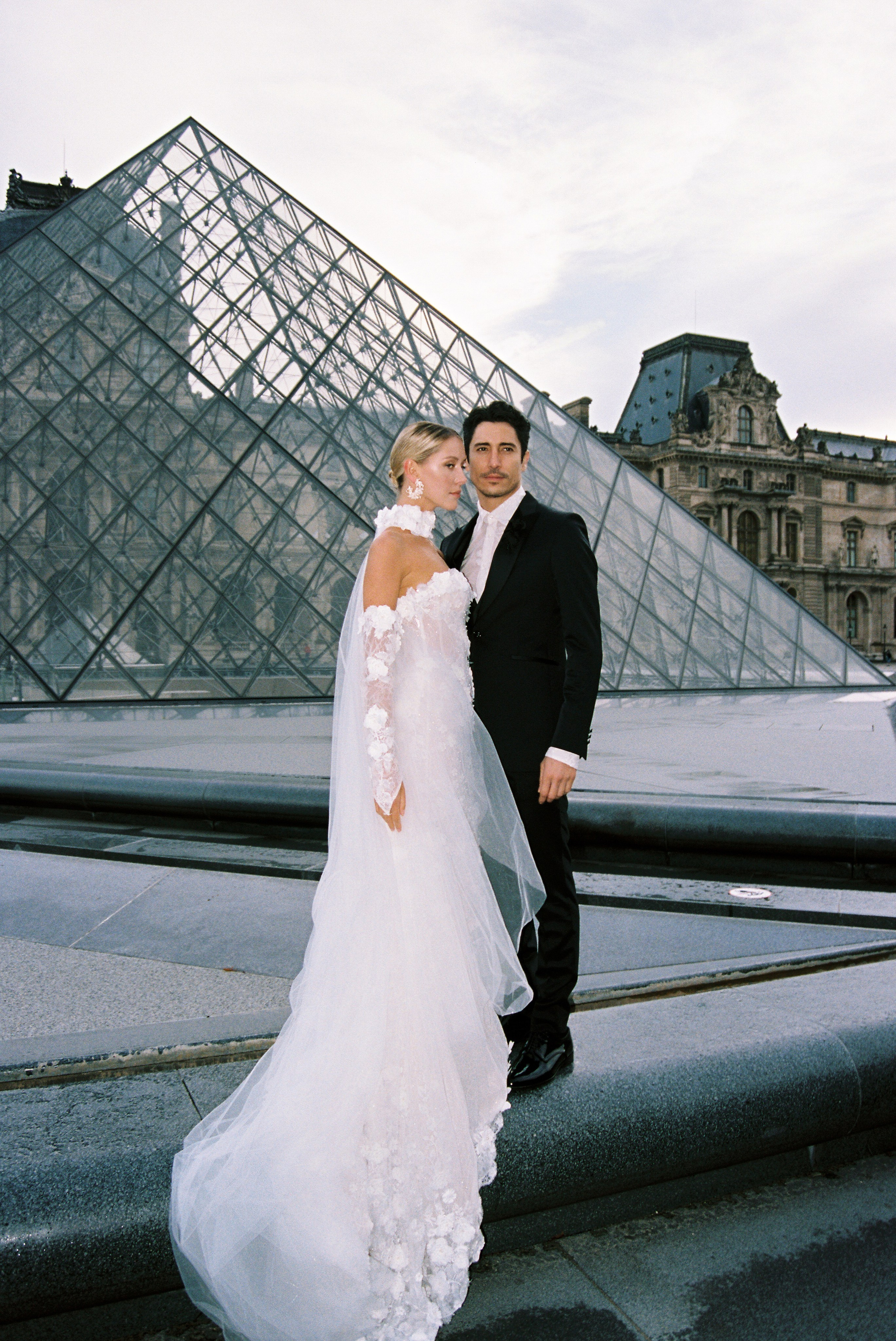 Romantic Photoshoot in Paris — Paris, the City of Love