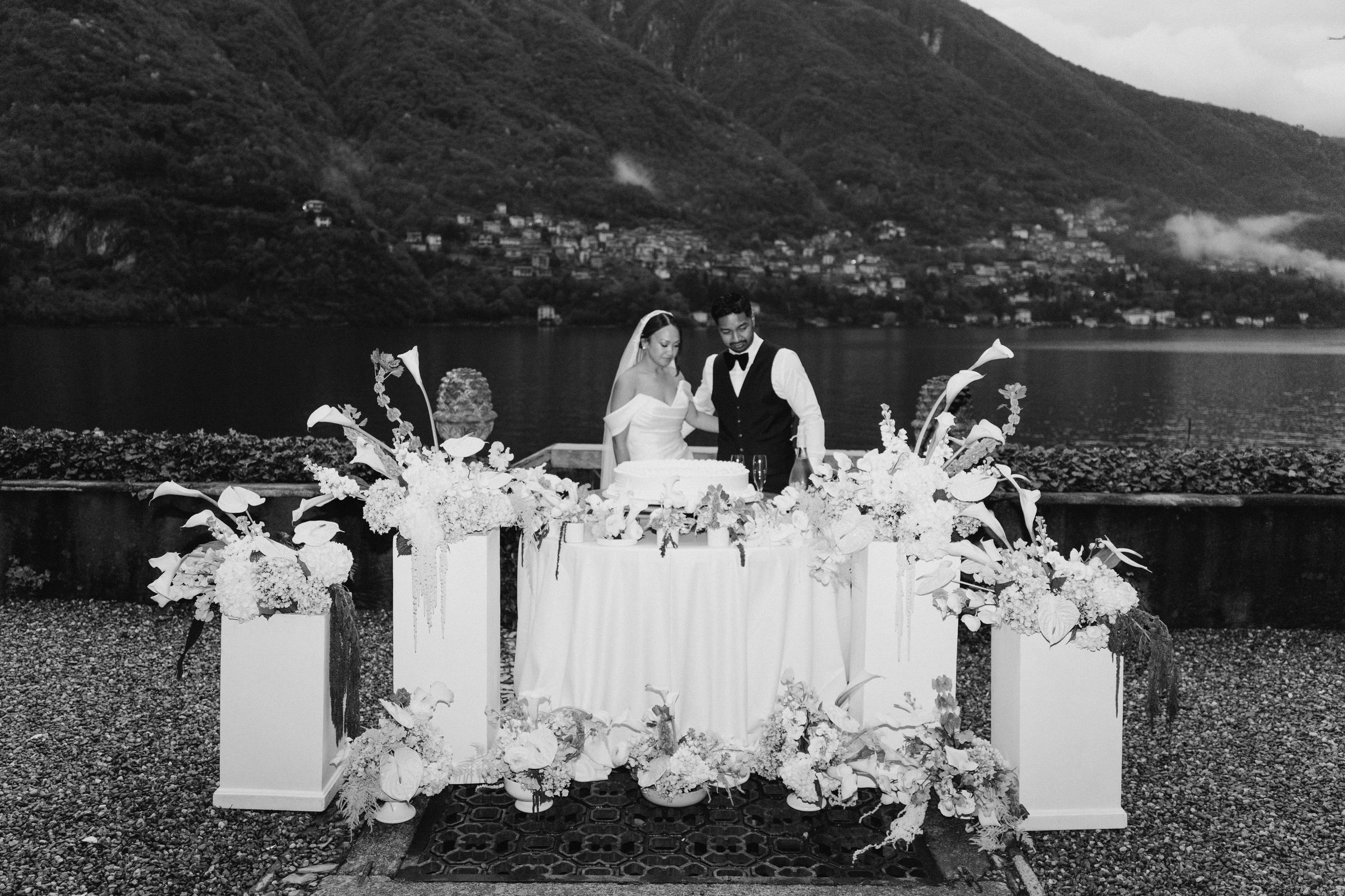 BEATRICE AND RAFAELE_LAKE COMO_Villa Regina Teodolinda. PHOTOGRAPHER IN ITALY