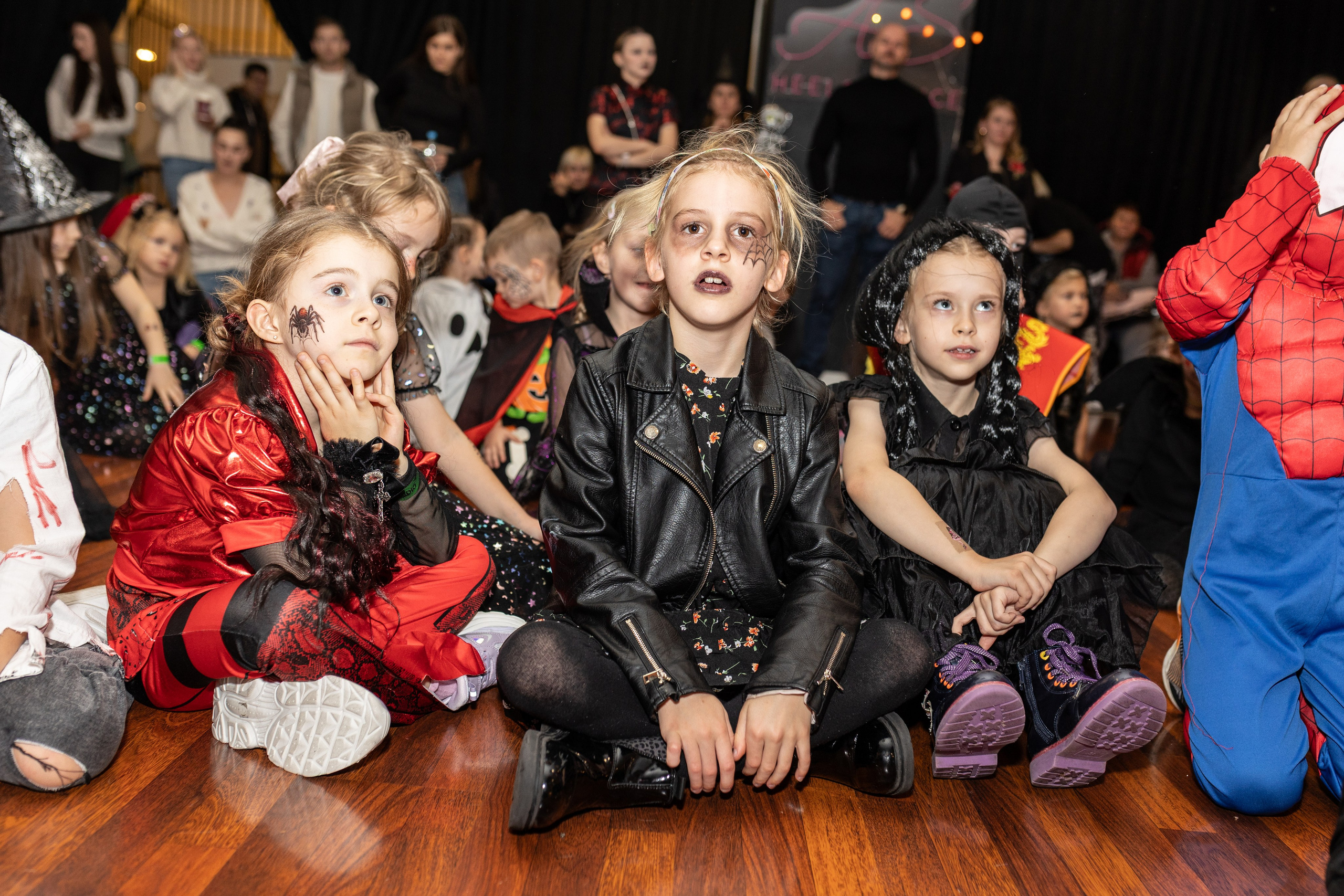 Leo dance studio Helloween 2025. Семейный и детский фотограф в Варшаве Мила Бобровская