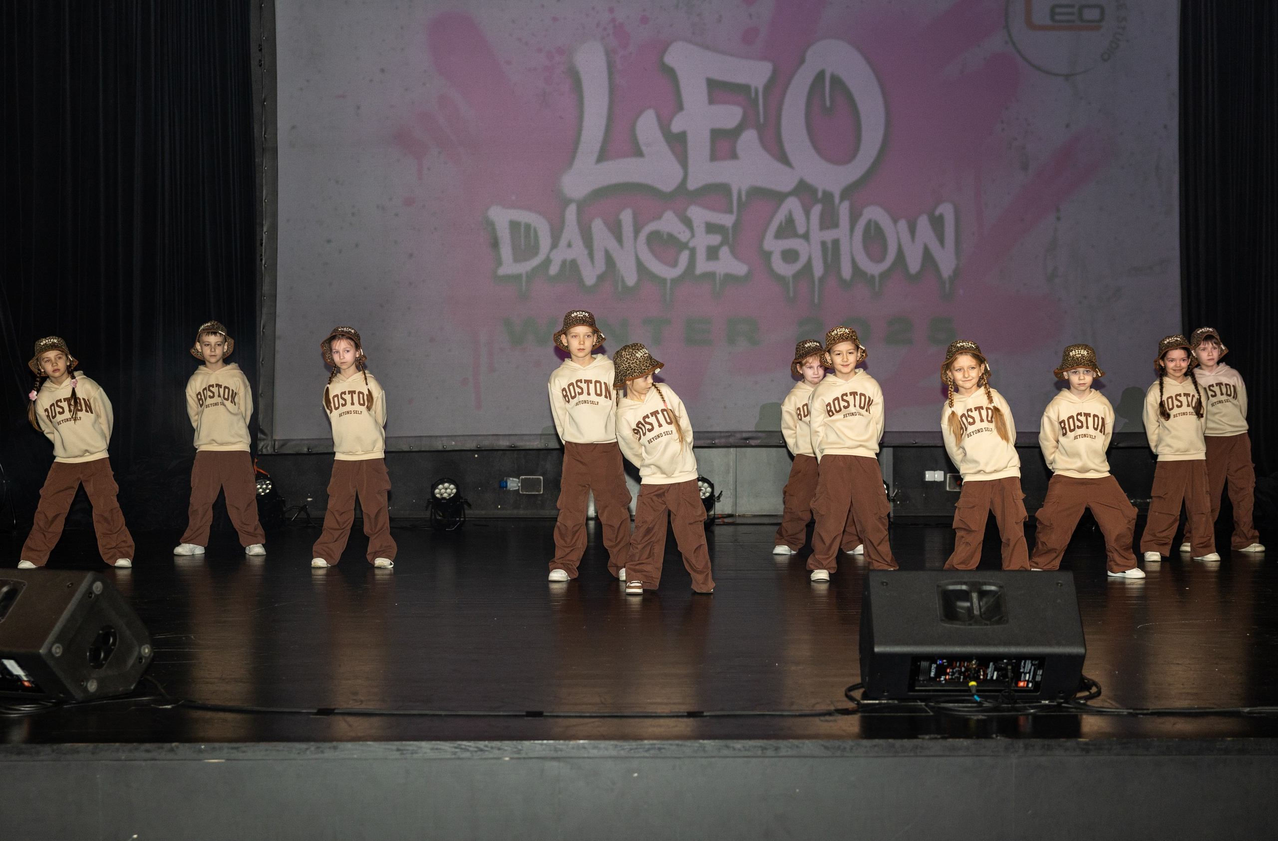 LEO DANCE SHOW WINTER 2025. Семейный и детский фотограф в Варшаве Мила Бобровская