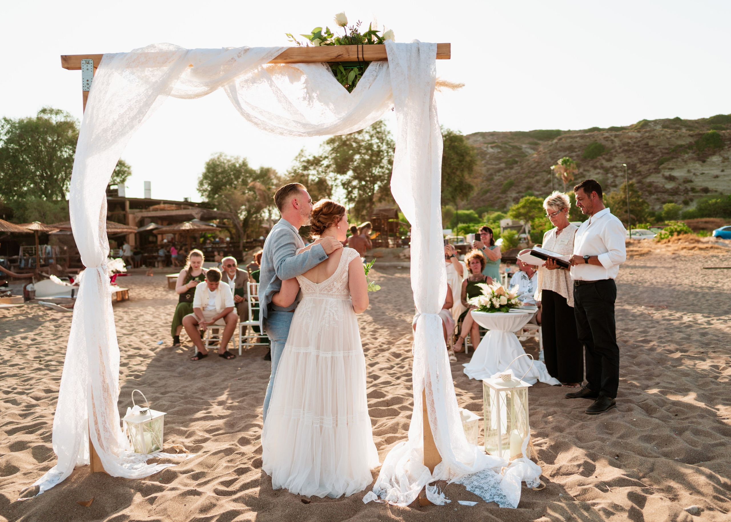 Ken and Elli. Renate Woeste | Wedding planner in Rhodes. Creating dream weddings by the sea. Let’s make your special day unforgettable