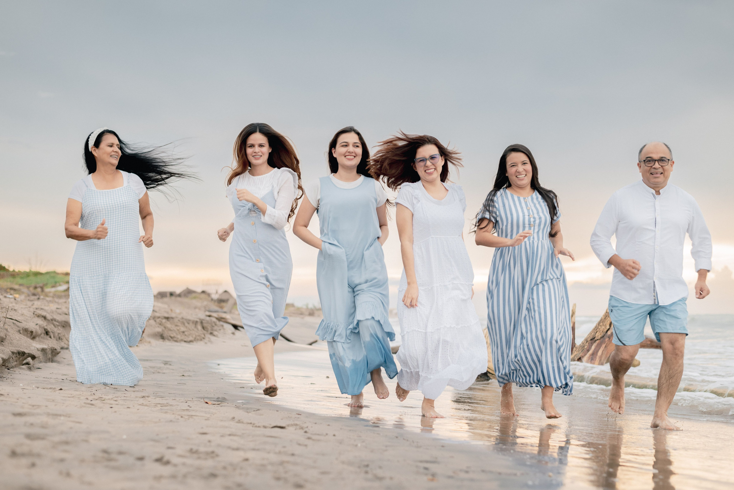Familia en la playa. Fotógrafos de bodas en Barranquilla, Cartagena y Santa Marta | BanderArt