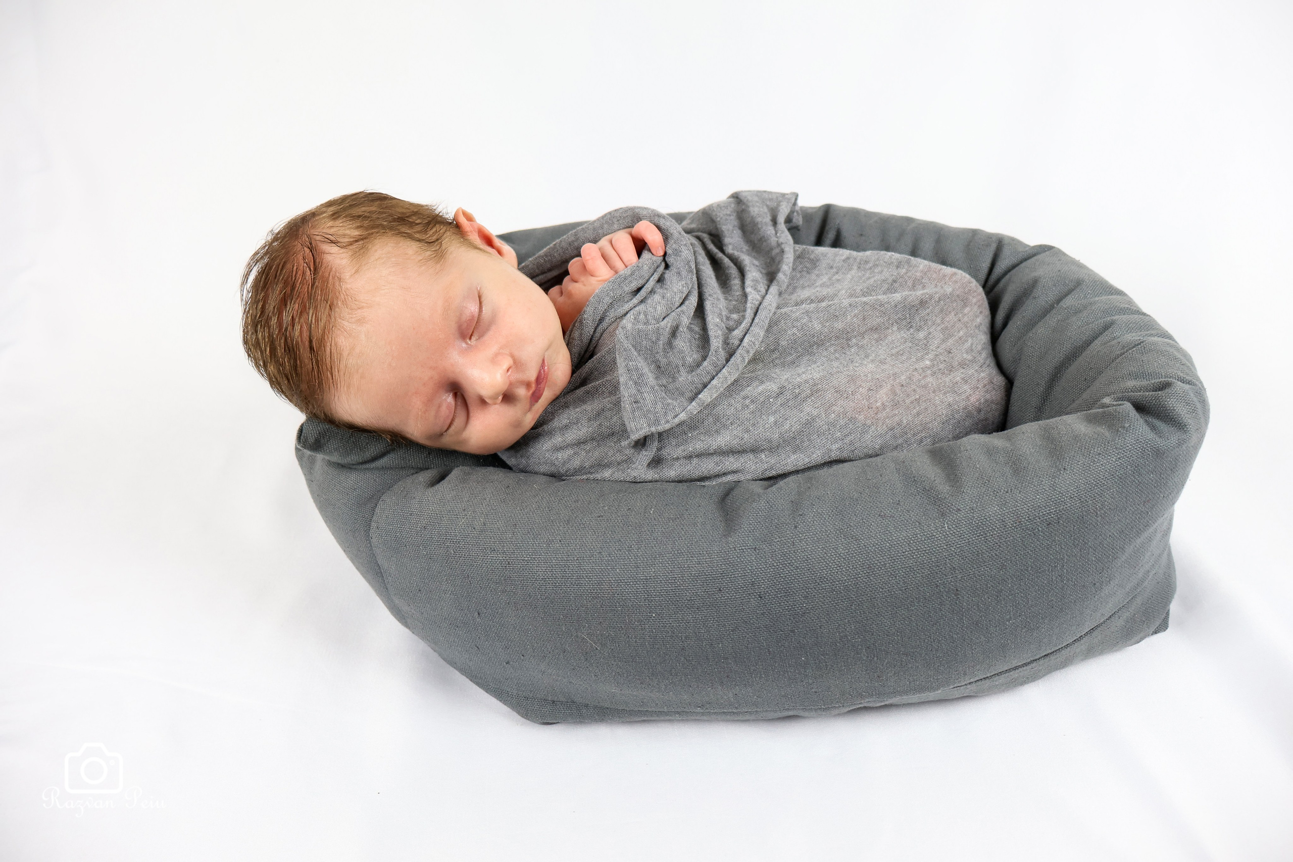 Evolutia unui bebe in fiecare luna. Razvan Peiu Photography, dincolo de fotografie!