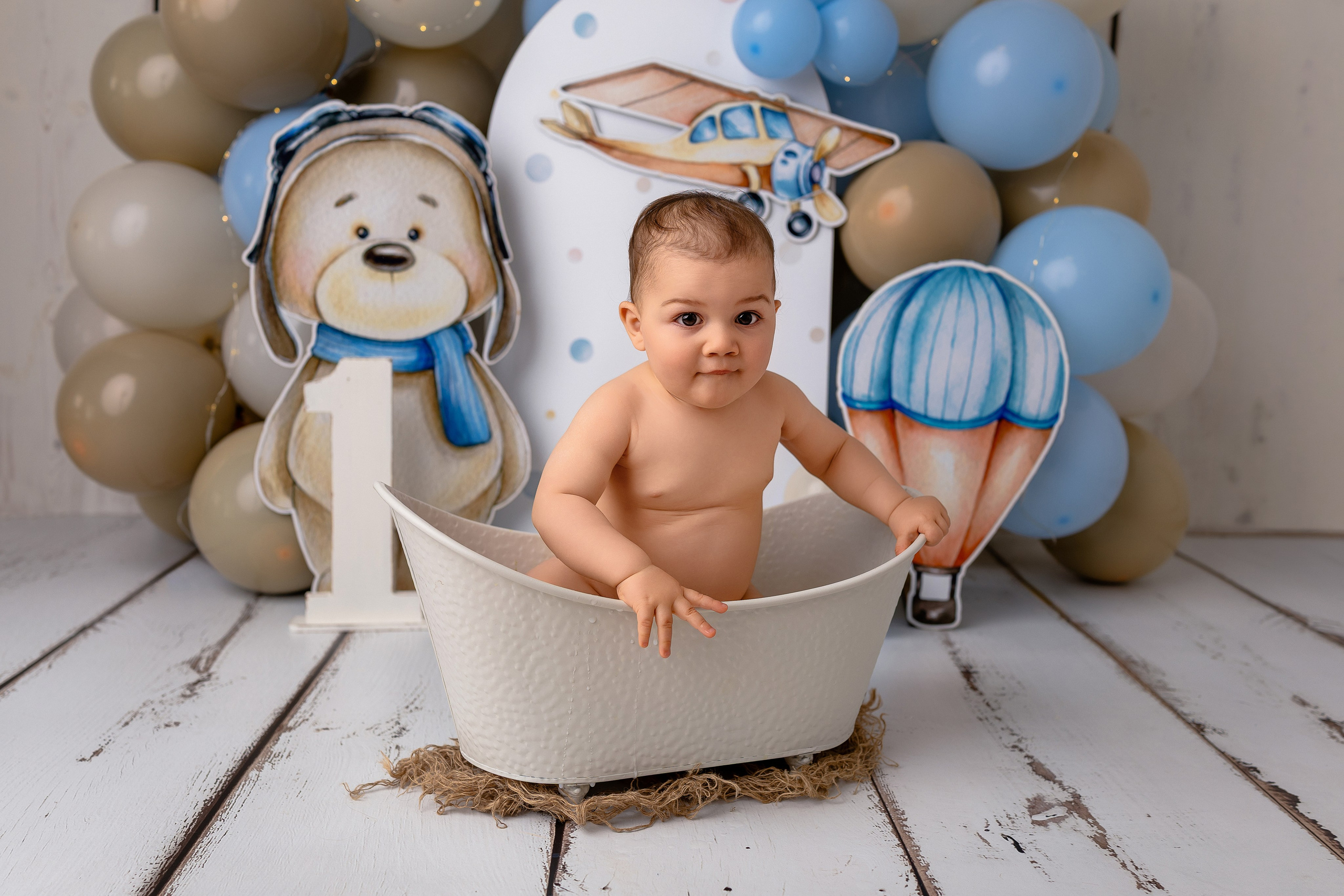 Erste Geburtstag „Cake Smash“. Neugeborene- Schwangerschaft- und Kinder Fotografin in Lehre