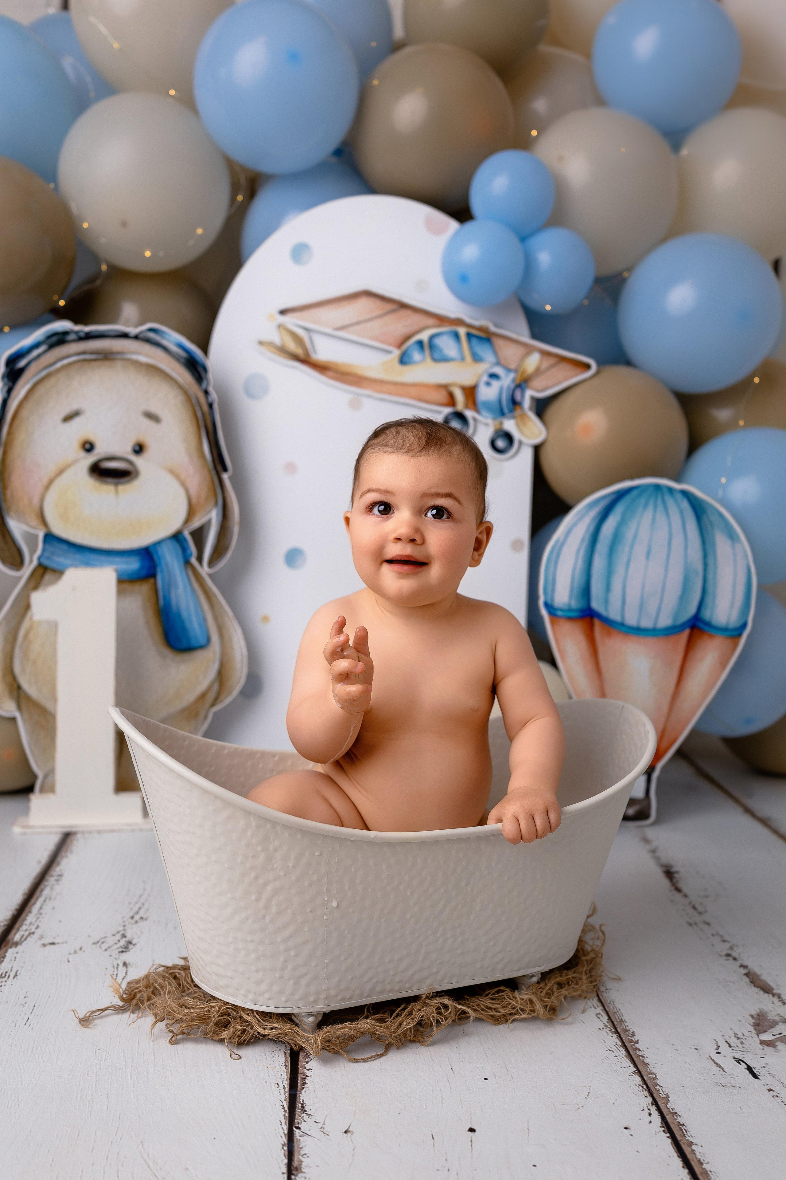 Erste Geburtstag „Cake Smash“. Neugeborene- Schwangerschaft- und Kinder Fotografin in Lehre