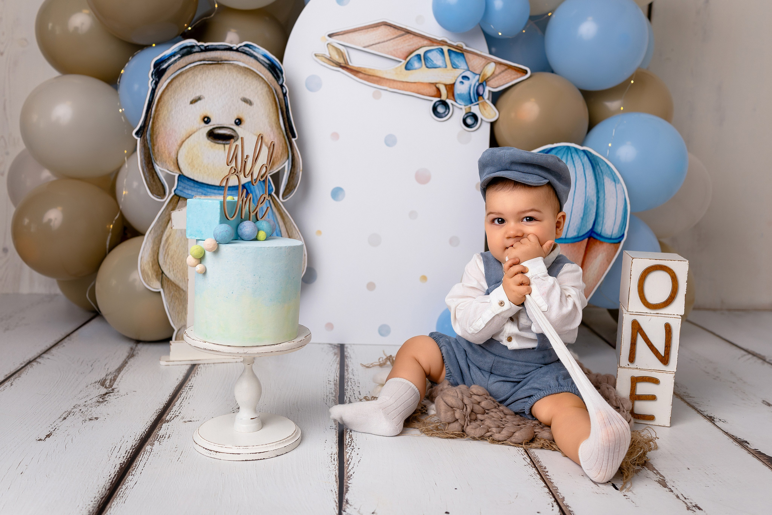 Erste Geburtstag „Cake Smash“. Neugeborene- Schwangerschaft- und Kinder Fotografin in Lehre