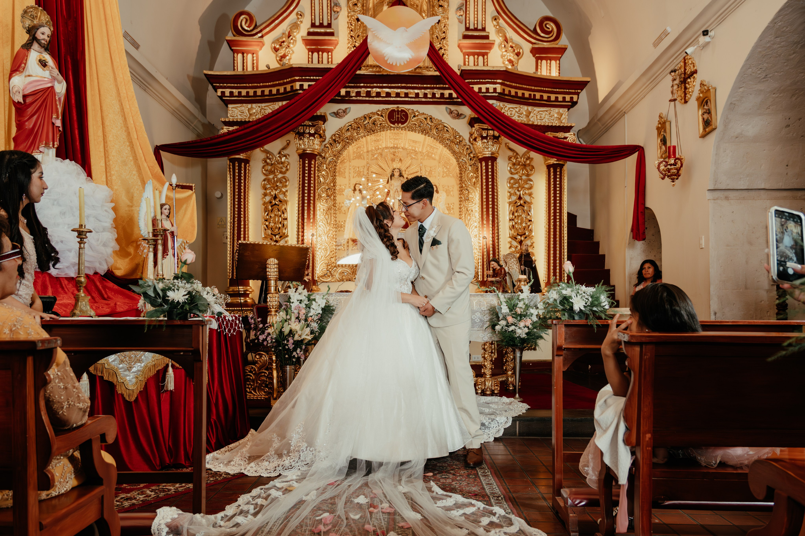 ANGIE + MANUEL BODA RELIGIOSA. Studio KVTA | Fotografía y Video de Bodas en Arequipa