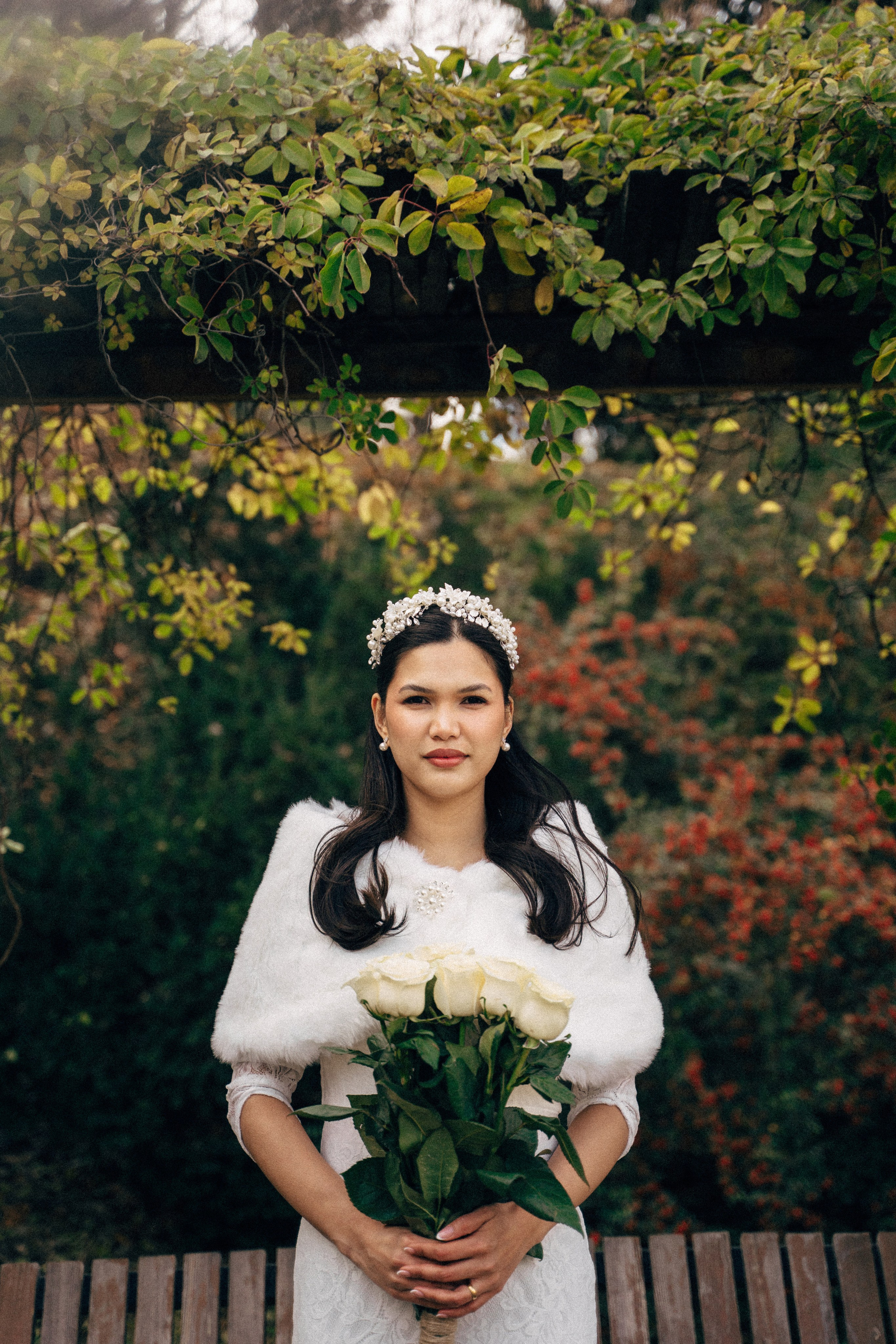 Wedding photo shoot in the Tbilisi Botanical Garden in winter