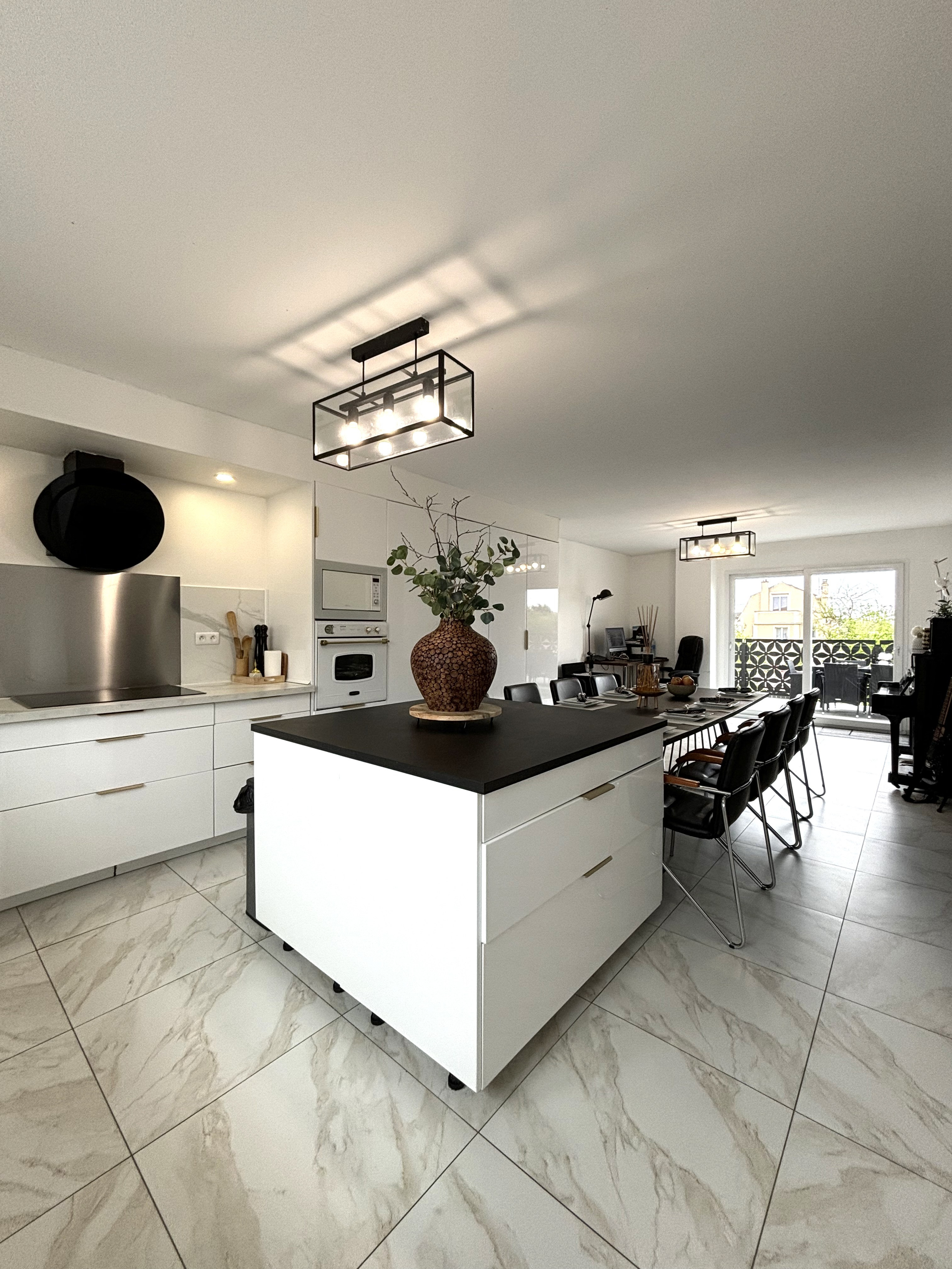 Real estate. Wedding, event and family photographer in Paris, Emilian Olaru