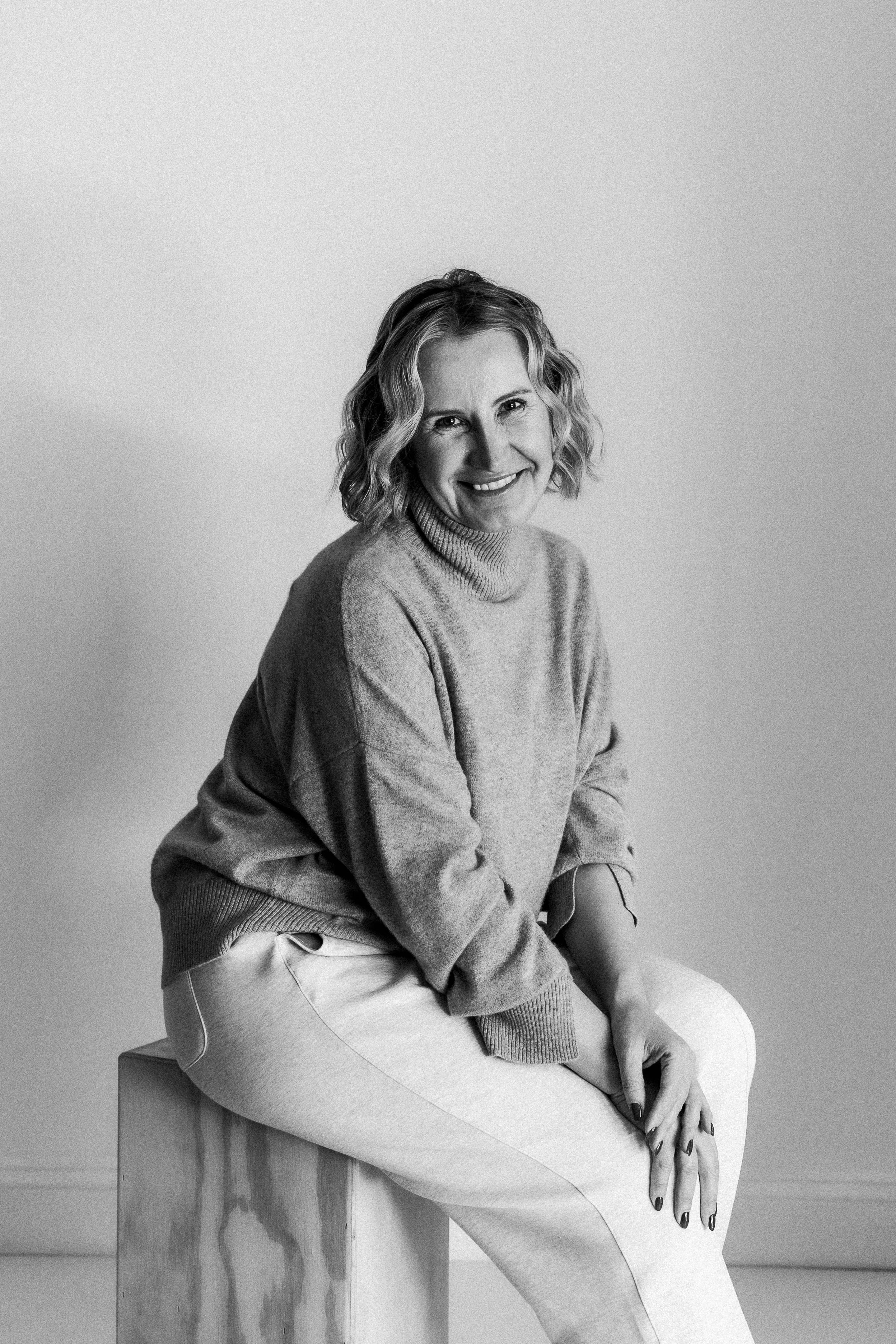 D. Rawnoir- Portrait photography by Daria Paliy.Timeless black&white portraits of women in NYC area