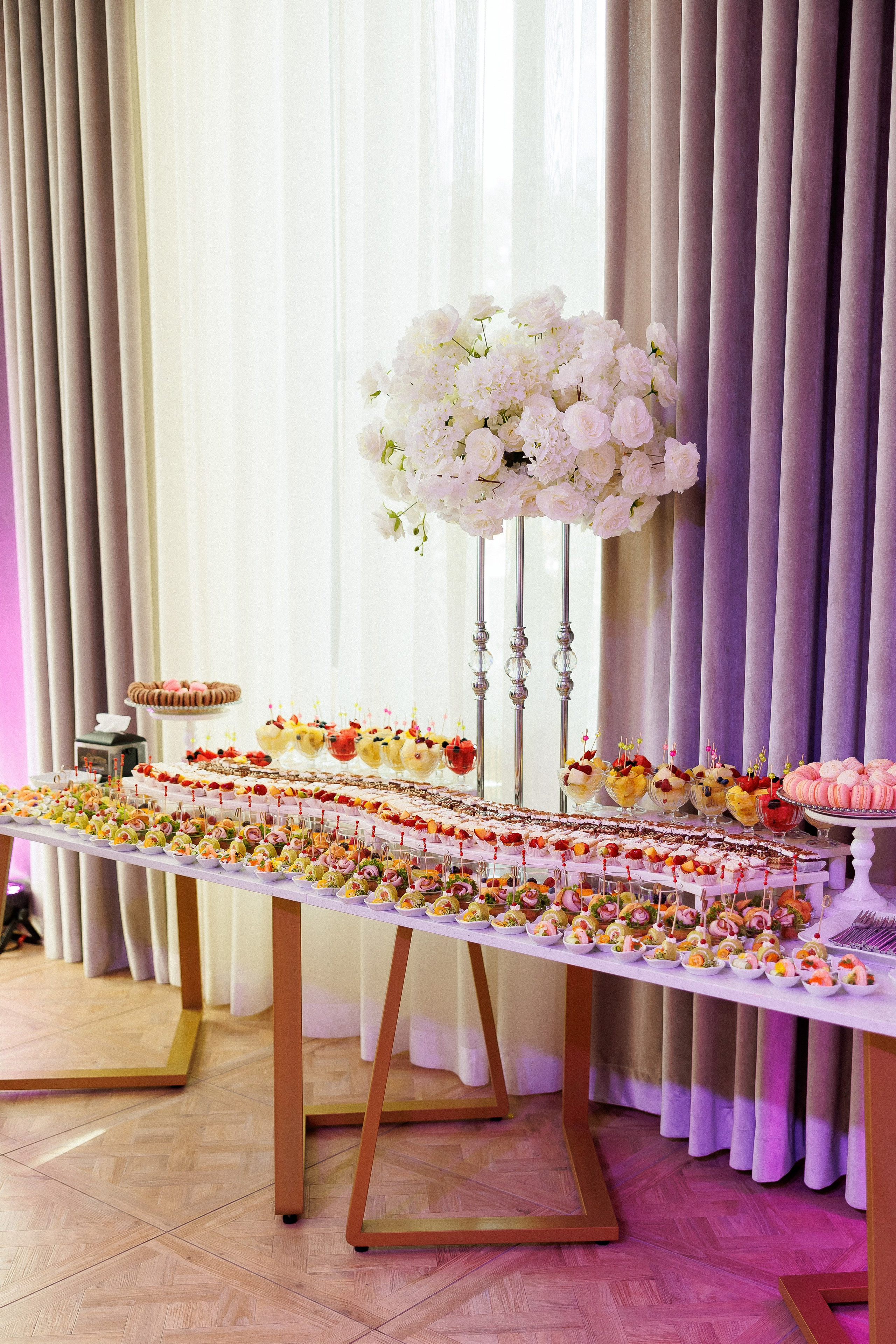 Eugen & Livia — Grand Elysee — Wedding Day. Servicii Foto și Video 067188353