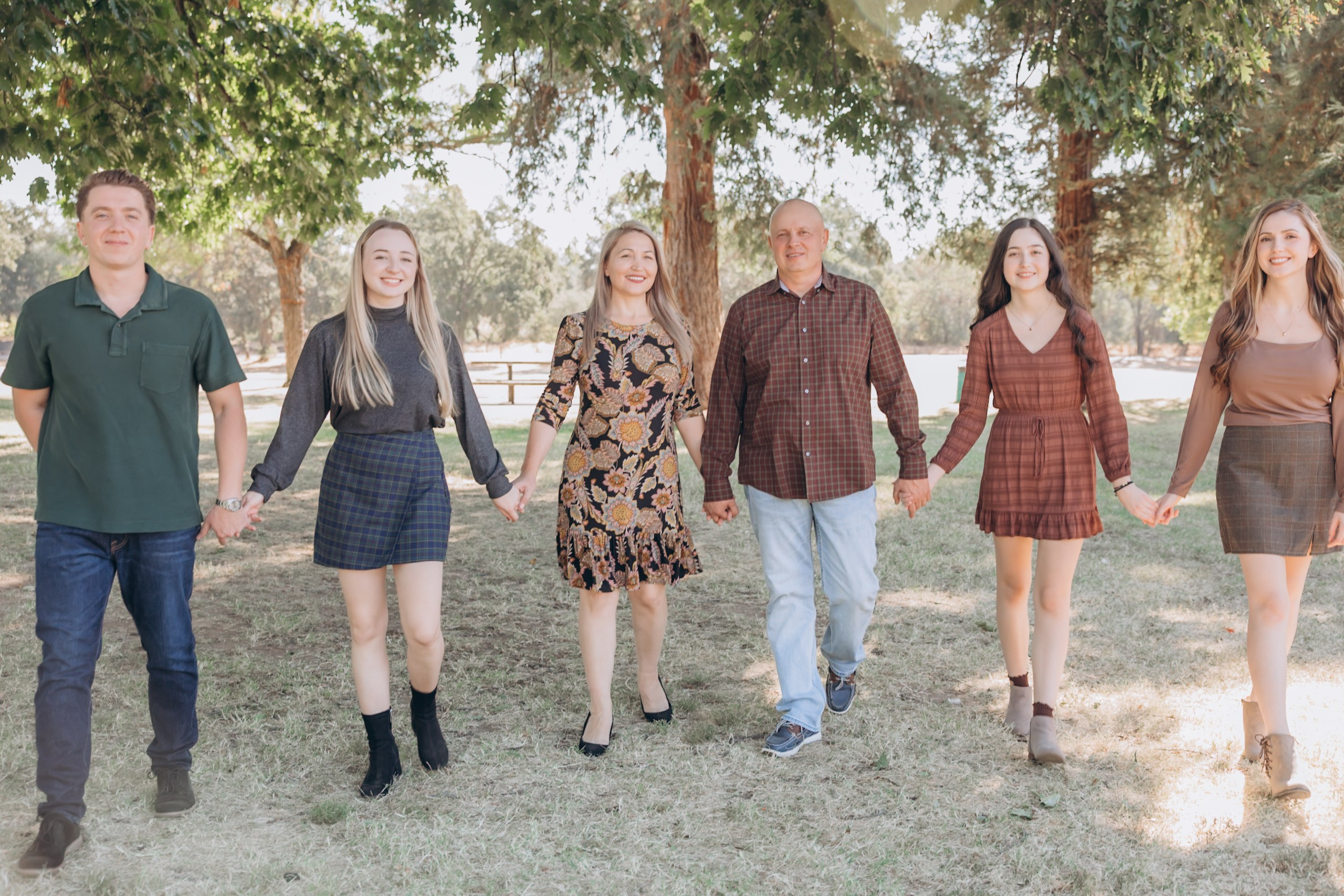 Events and big family photos. Family and children’s lifestyle photographer Elena Tumanova