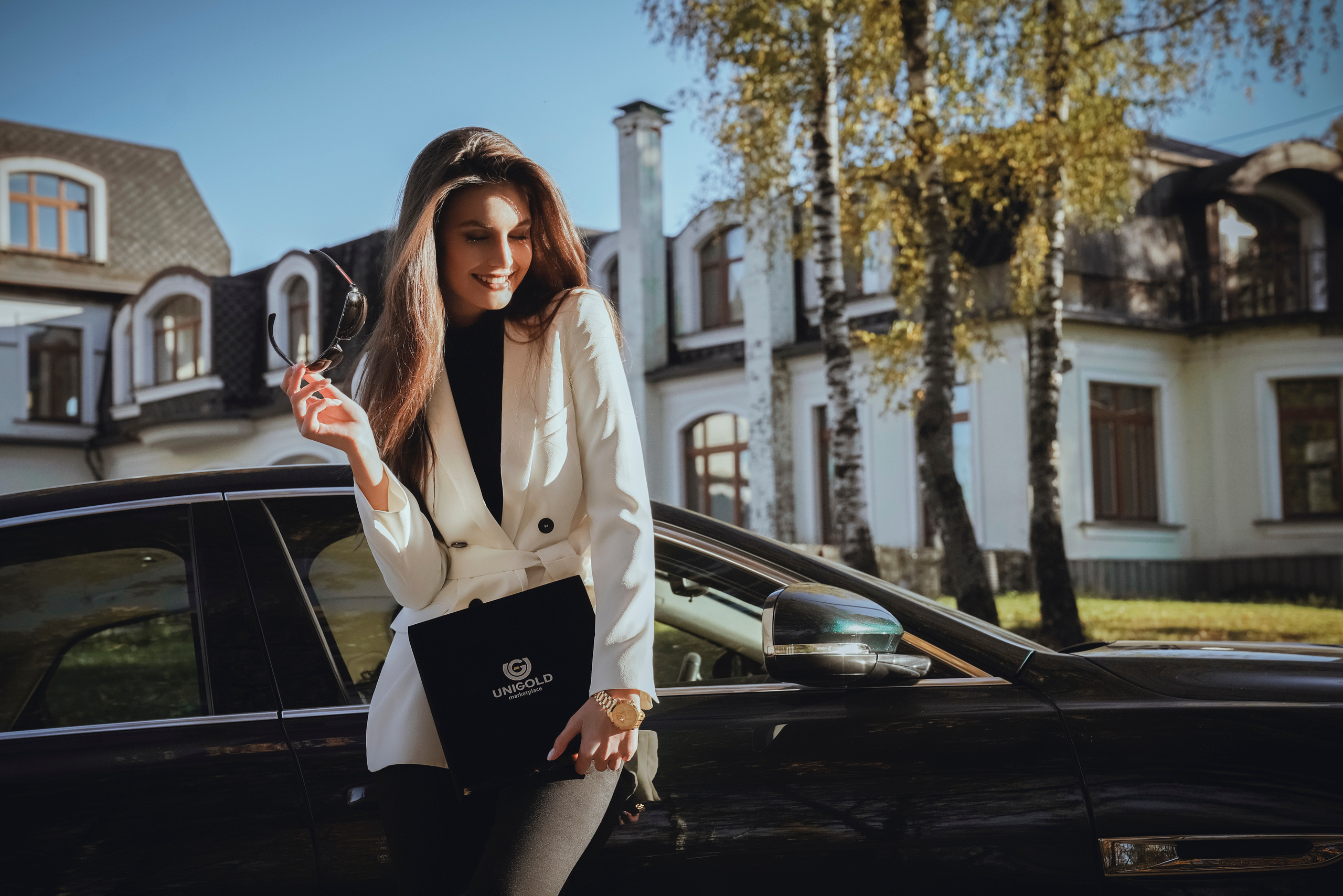 Branded pictures for Unigold