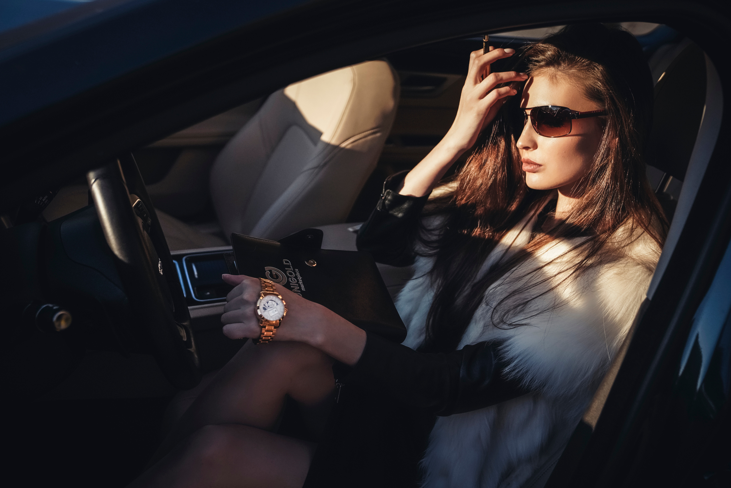 Branded pictures for Unigold