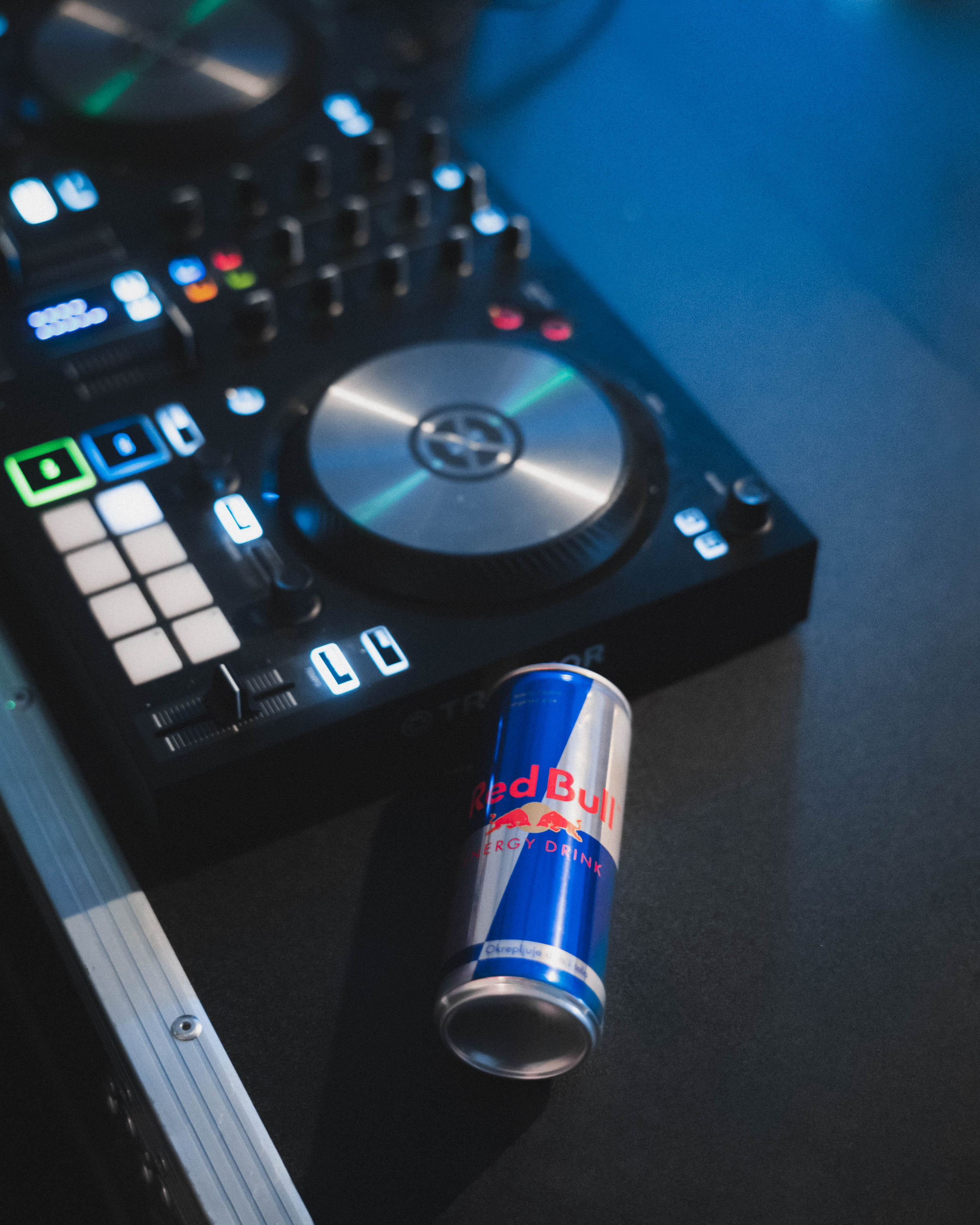 RedBull Doodle Art. Žukov Studio