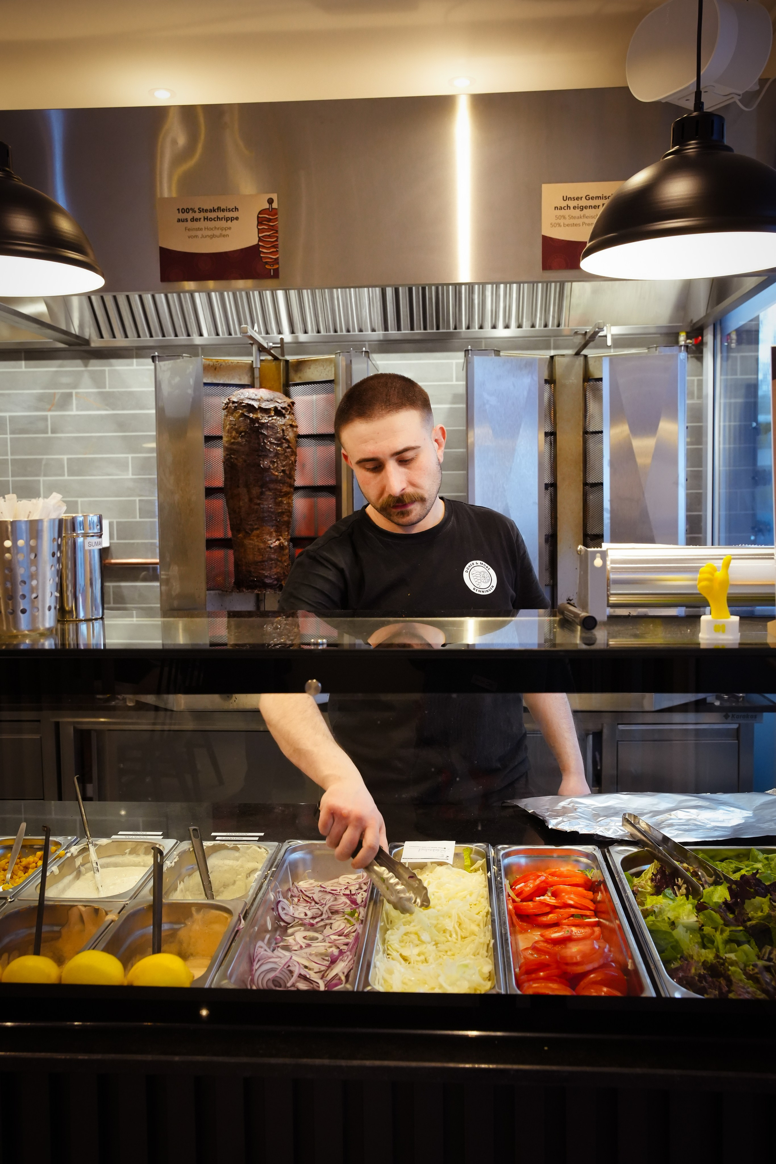 „Eröffnung-Dönerladen“. Fotografin Yuliia Turinina in Stuttgart
