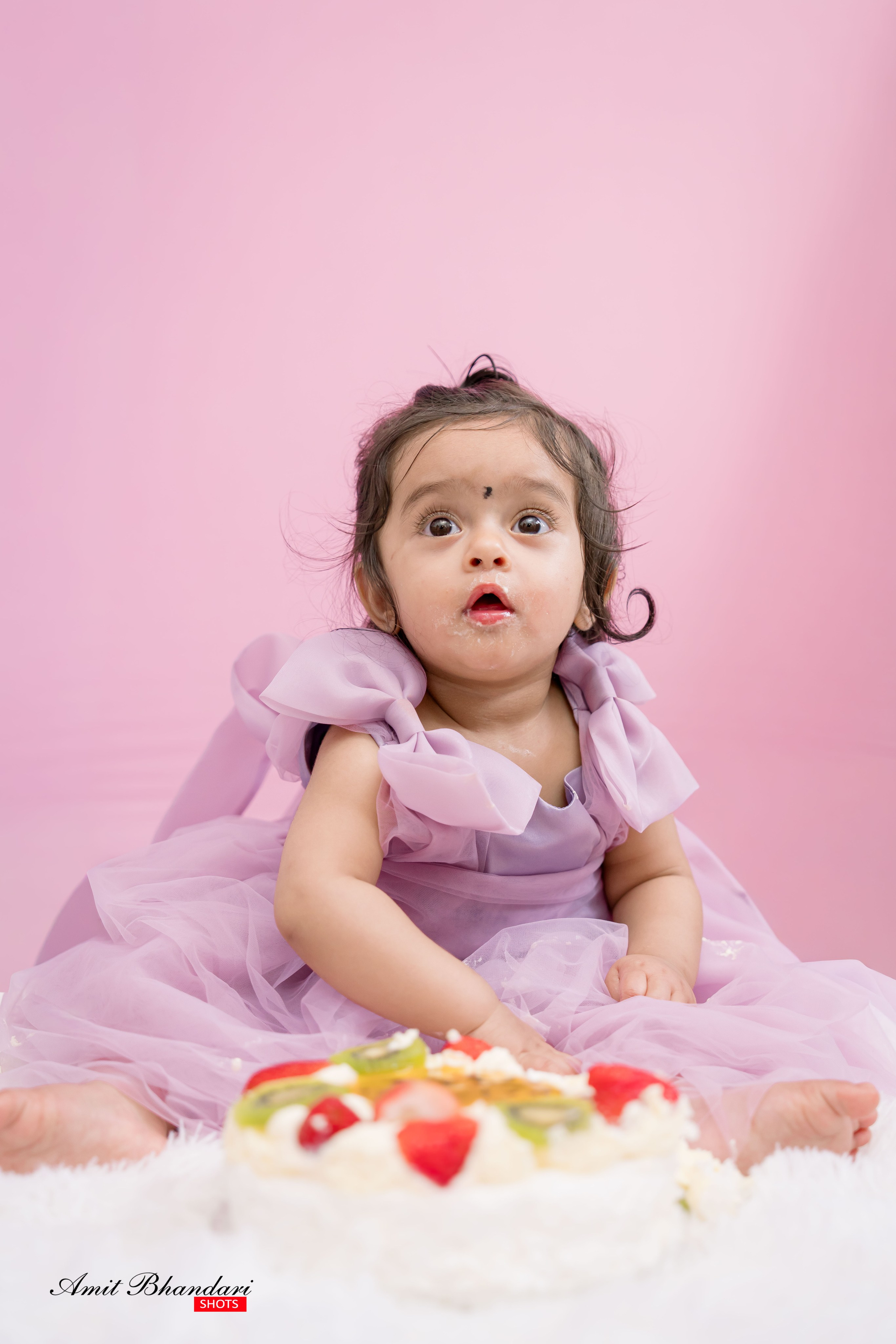 Yuhana’s Cake Smash Session. Freelance Photographer in Newcastle & Central Coast