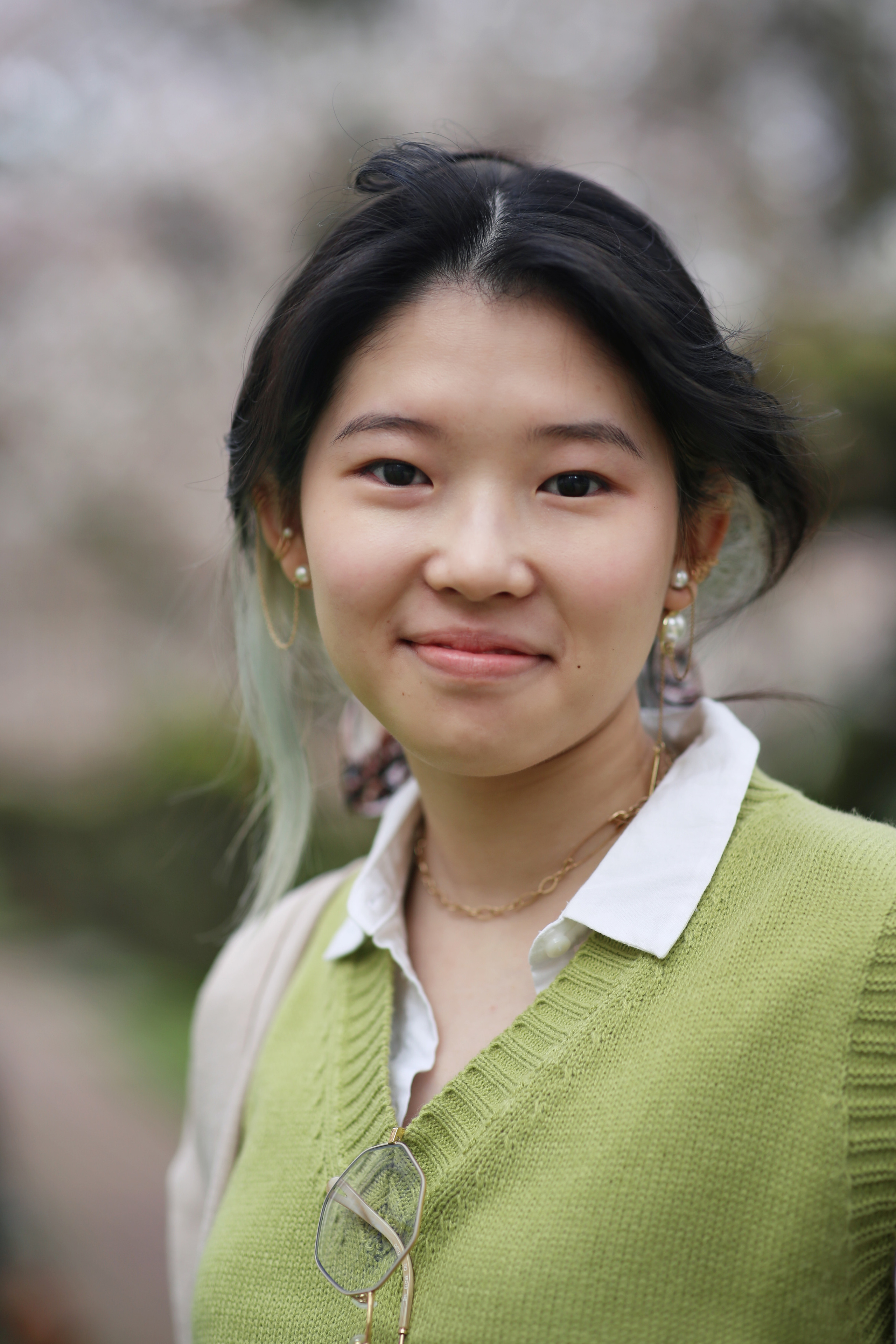 Cherry blossoms. YuAnna studio. Family & Kids Photographer in Seattle area, located in