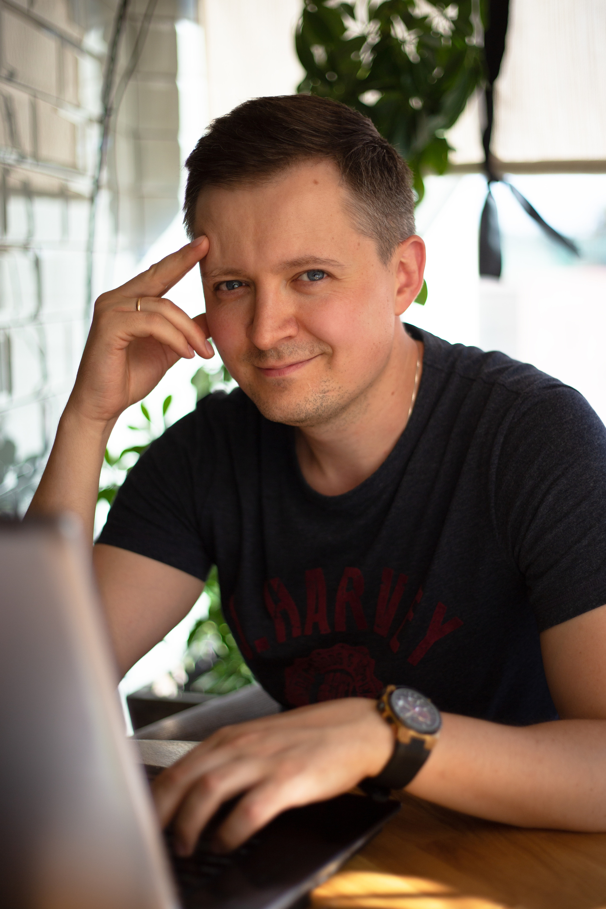 Architect. YuAnna studio. Family & Kids Photographer in Seattle area, located in