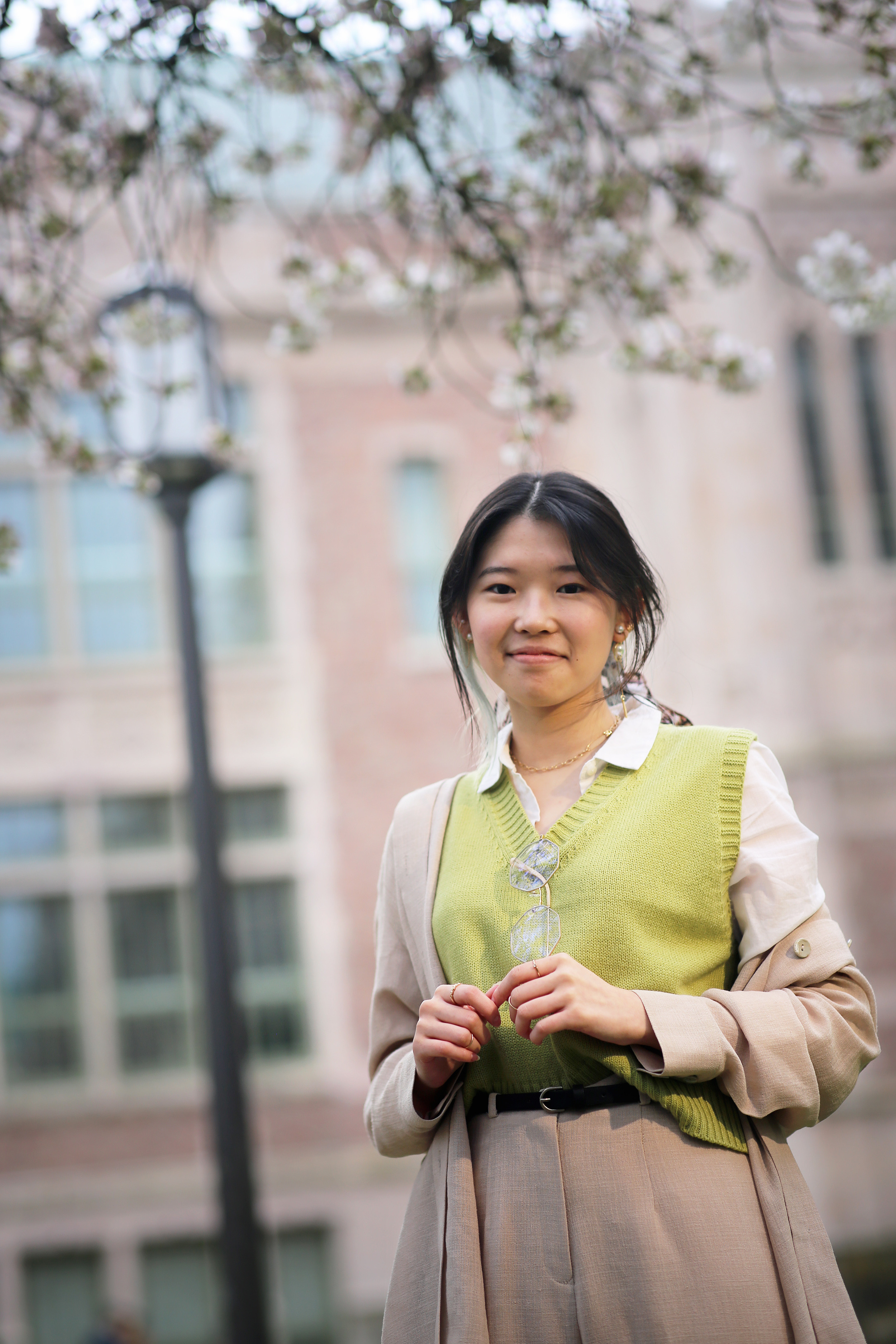 Cherry blossoms. YuAnna studio. Family & Kids Photographer in Seattle area, located in