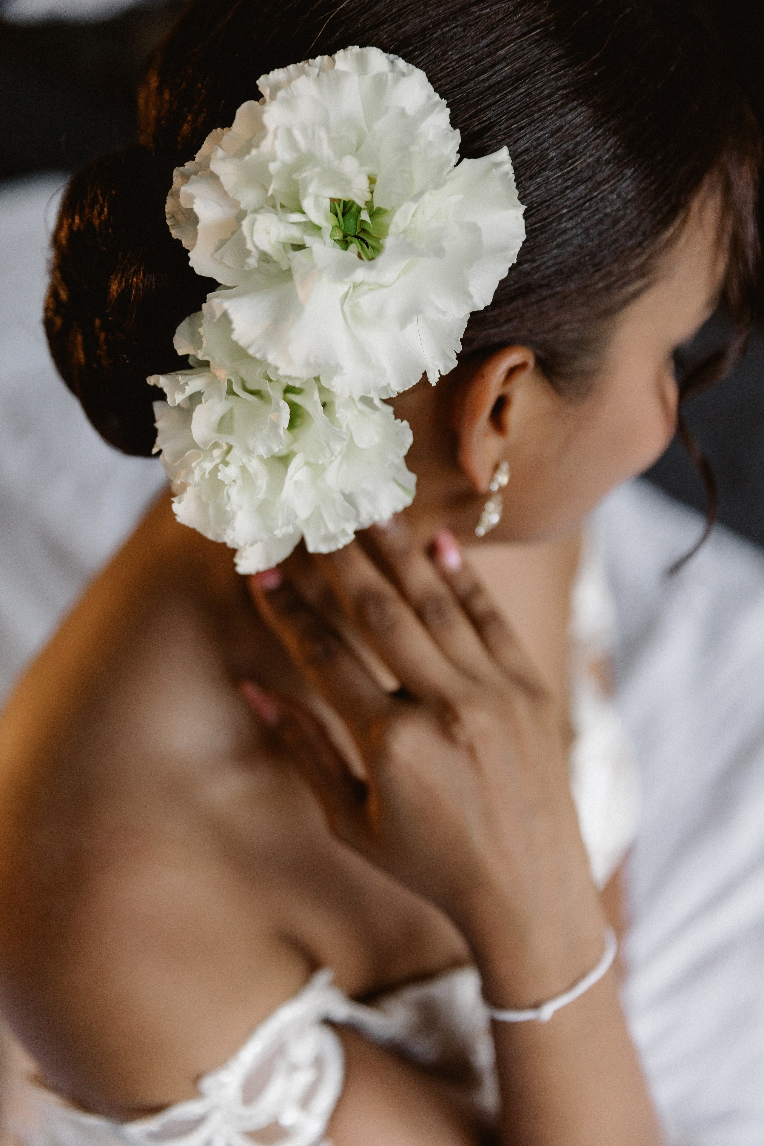 Thesakaya and Kevin. Photographer Anna Nazarenko