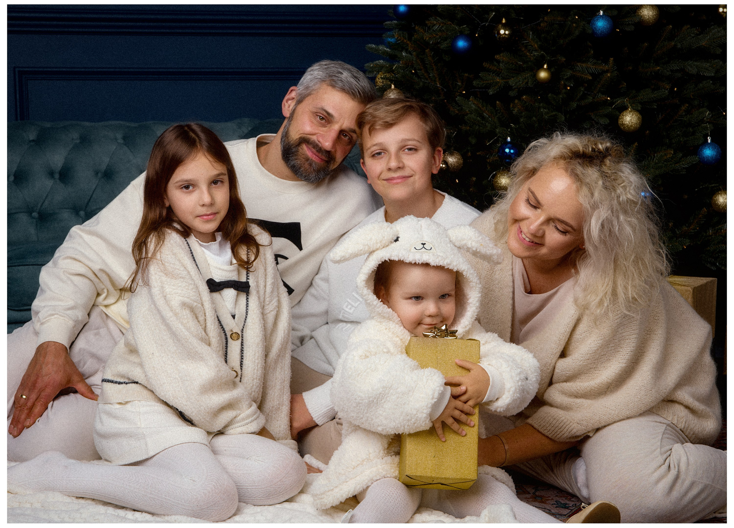 PORTFOLO. Profesionalus fotografas Vilniuje. Asmeninės ir šeimos fotosesijos, vestuvių, krikštynų bei renginių fotografavimas, produktų fotografija