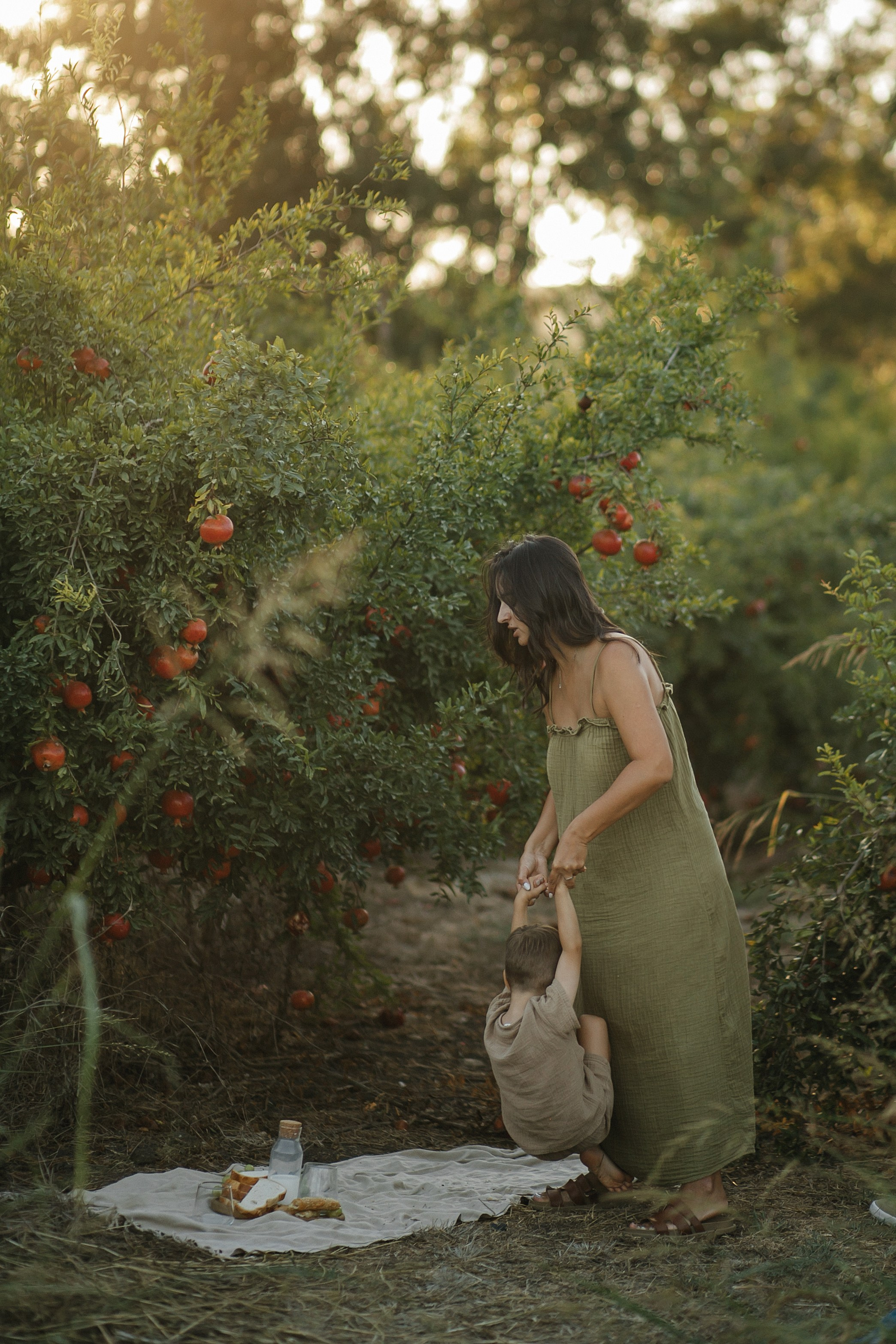 Binyamina garden. Family photographer in Israel