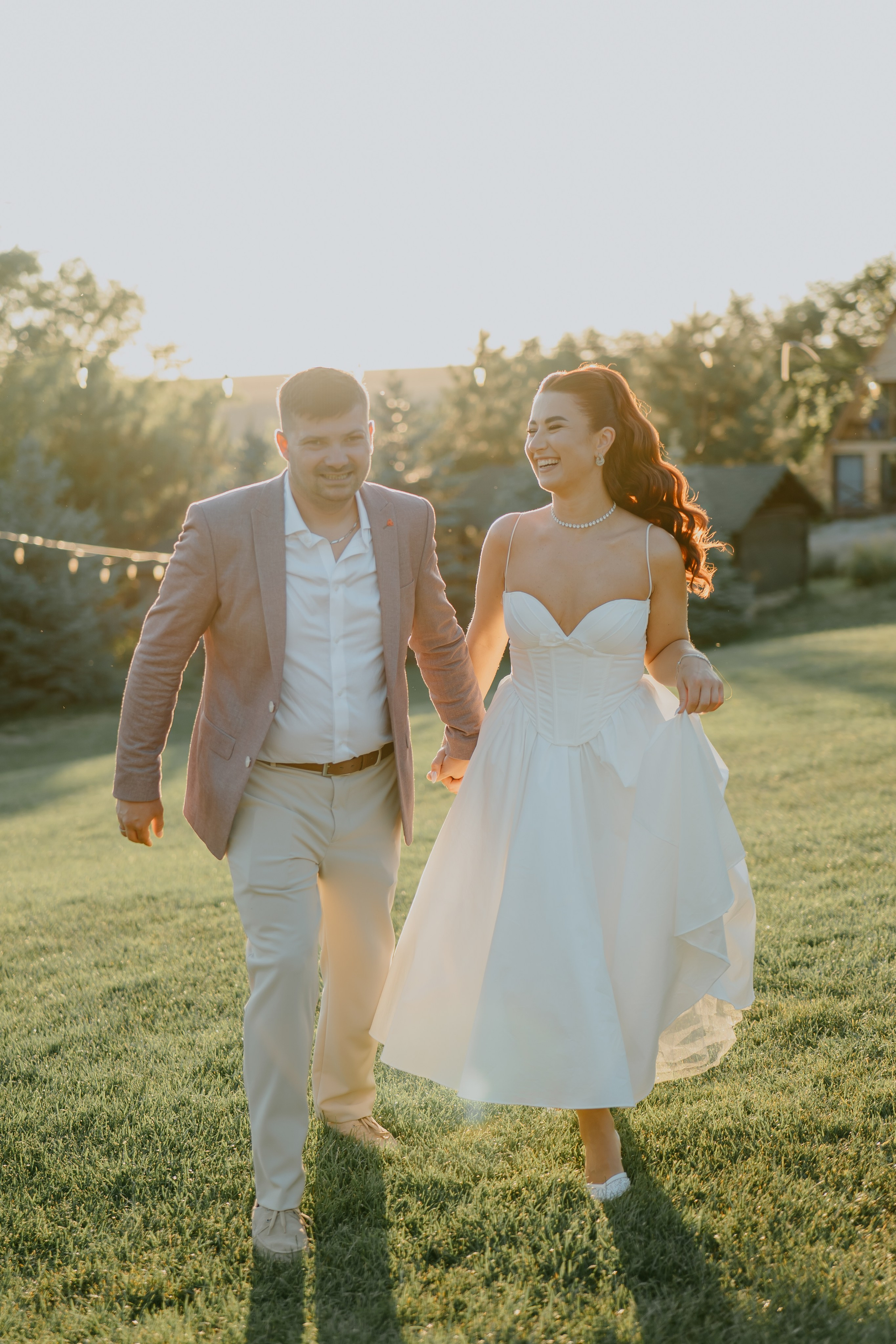 V & A. Crudueugen.com