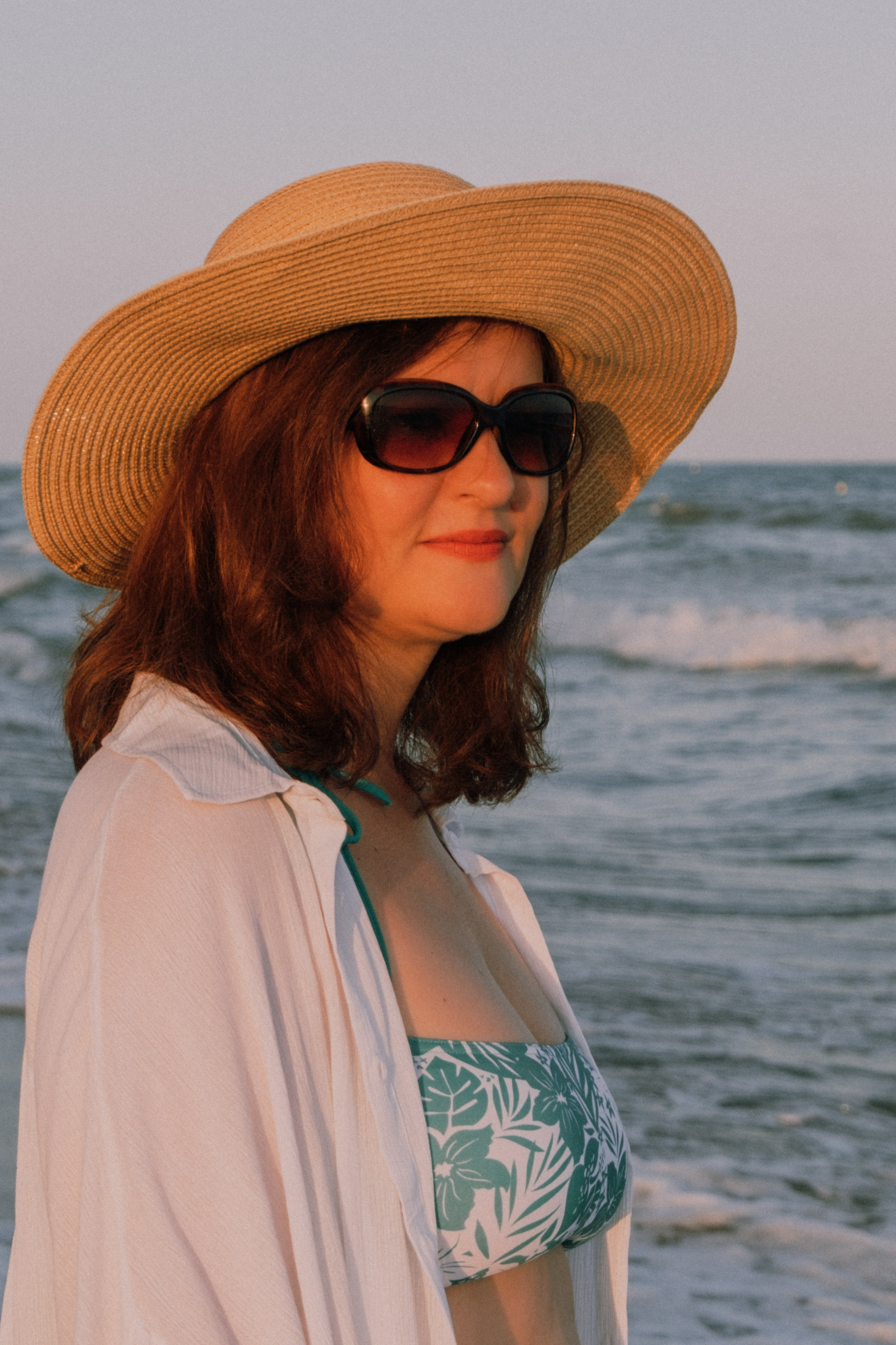 Sesión de amigas en la playa. Fotografía profesional en Calafell - Elena Medvedeva