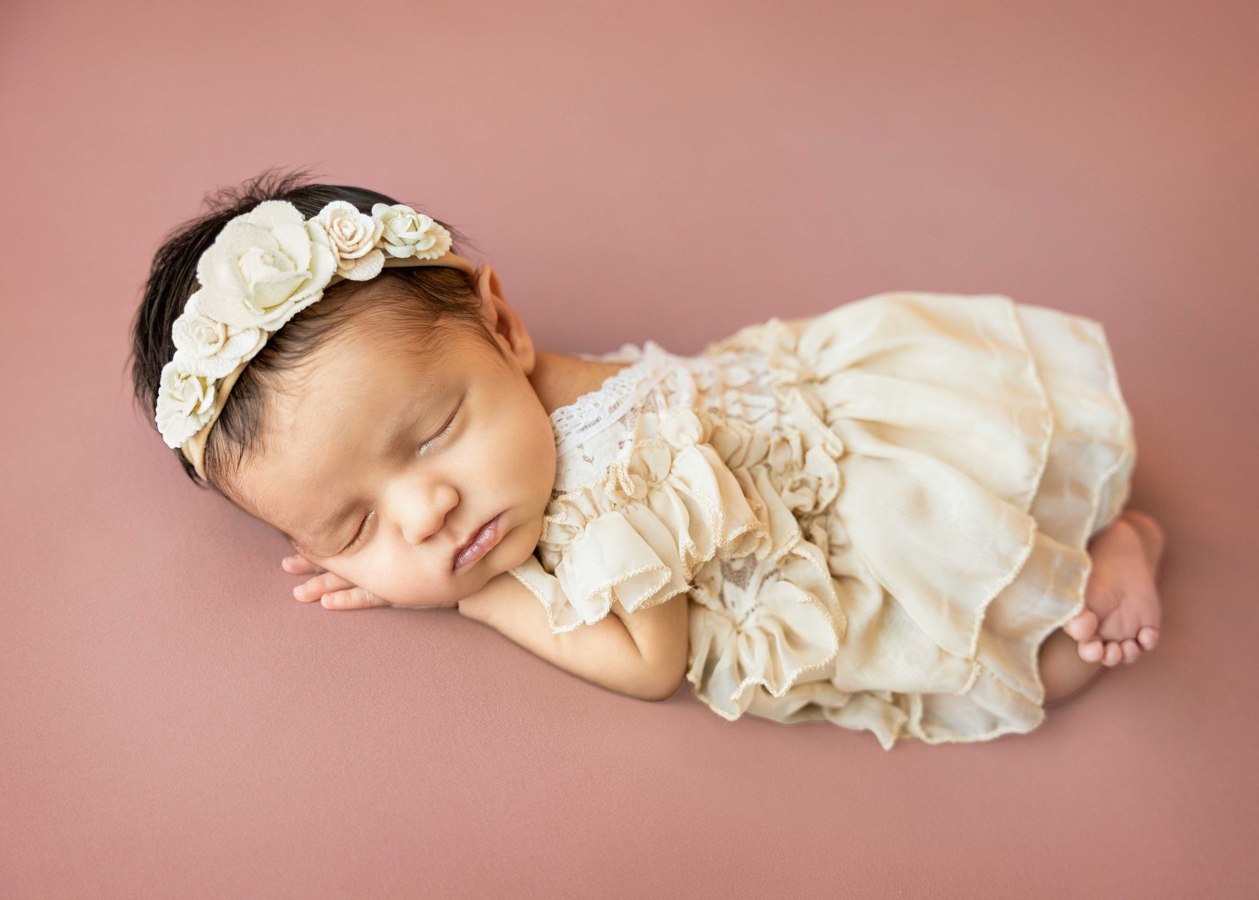 Newborn photos. Newborn photographer in Tampa Bay Area, FL