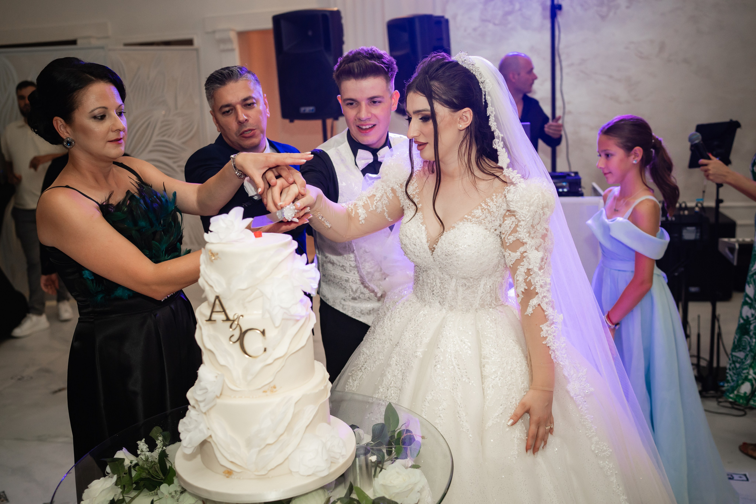 Nunta in mijloc de vara - Anne Marie & Cristian. Fotografi de nunta in Bucuresti, Iulia si Stefan Ovidiu