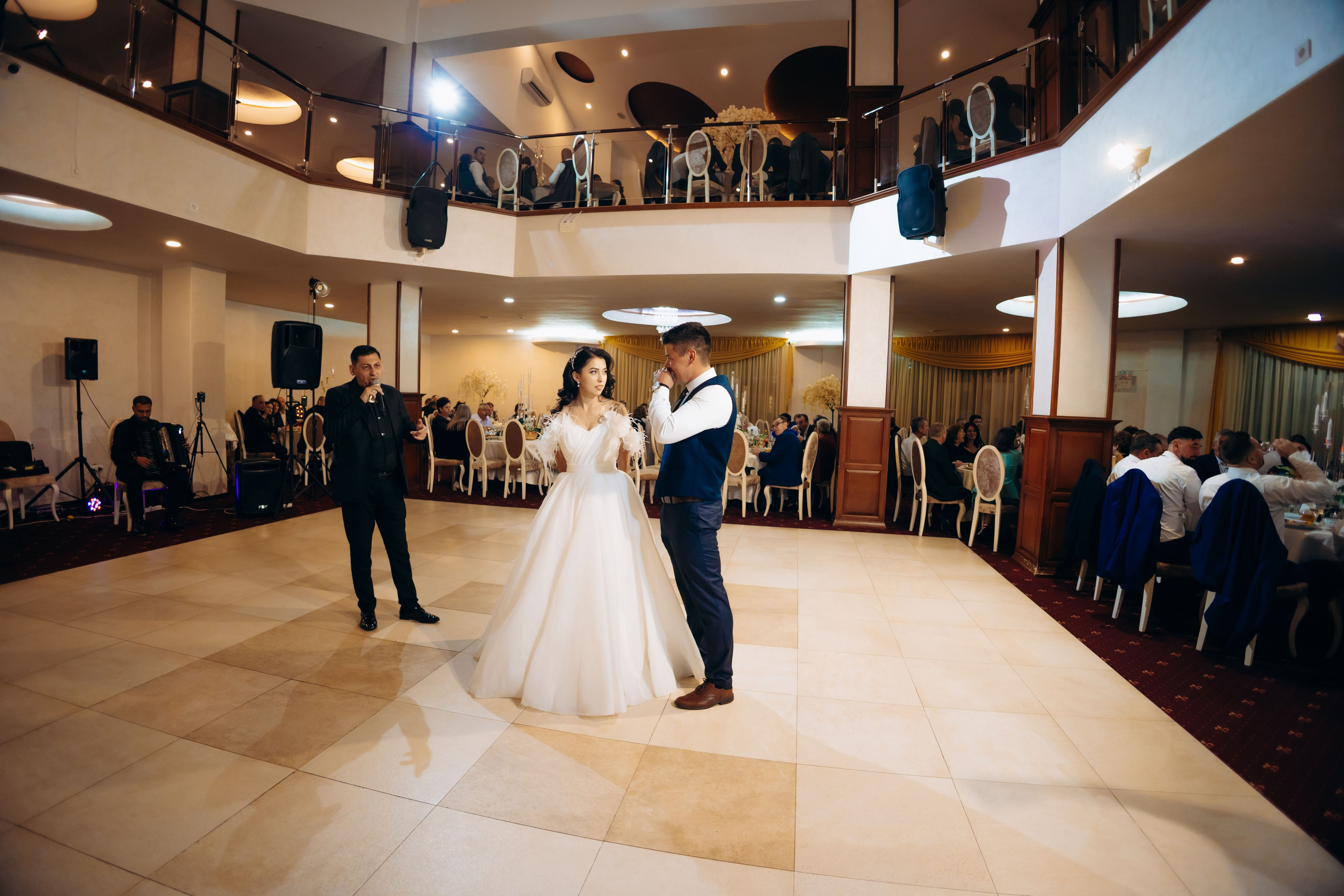 Loredana & Emilian – Ziua Nunții | Videografie - fotografie Botez Suceava, Iași, Botoșani. Servicii foto-video profesionale, pentru momente de neuitat