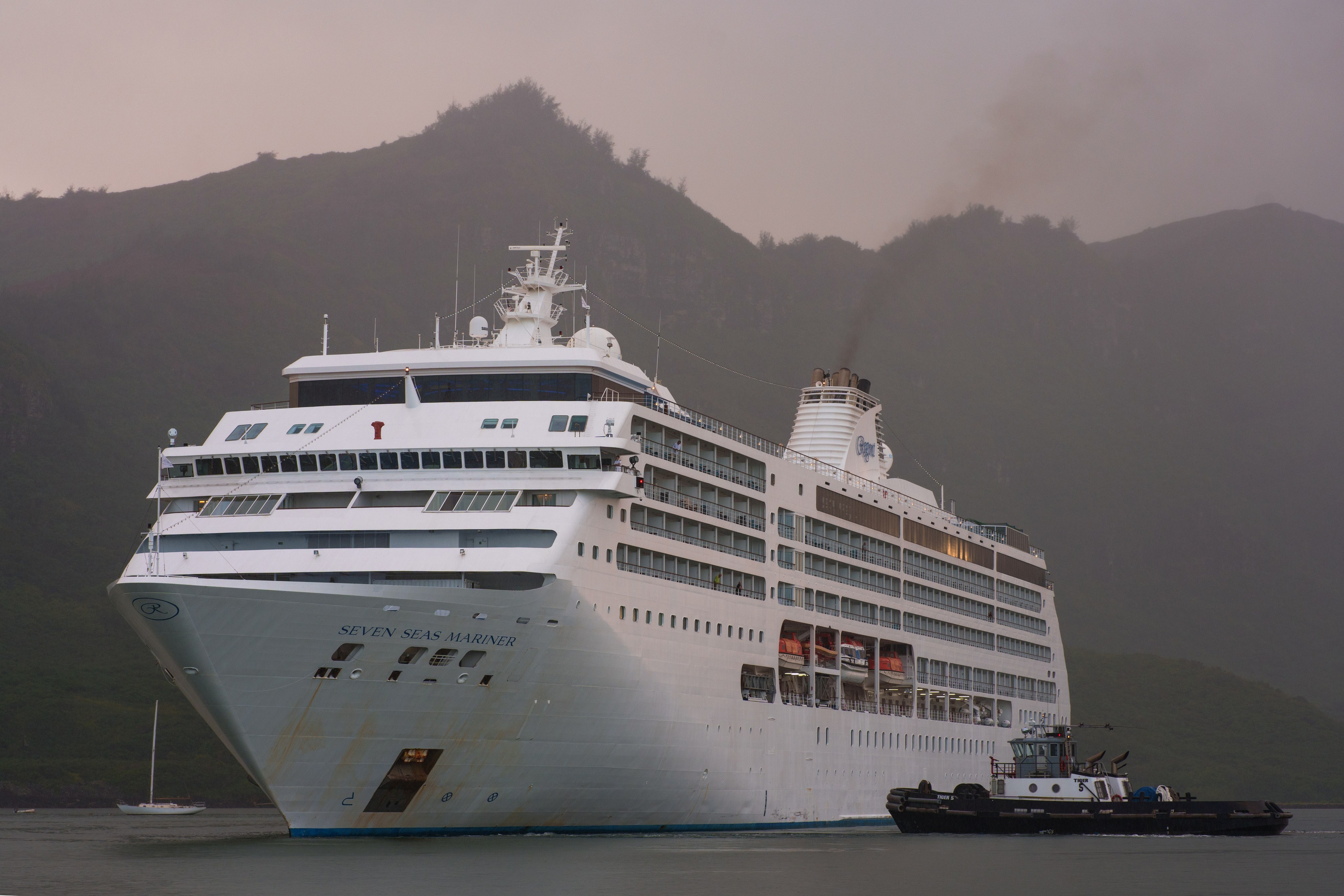 SHIPS. Awards winning photographer in Kauai, Hawaii