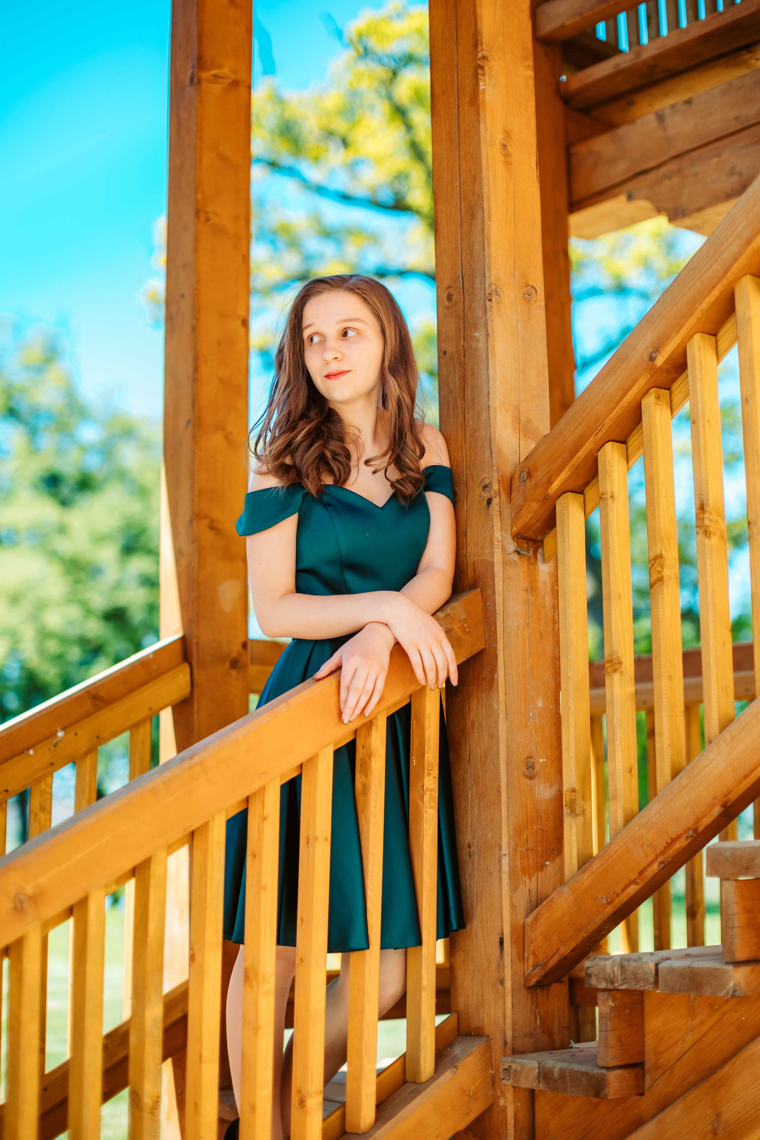 12F — Pedagogic. Contrast Studio