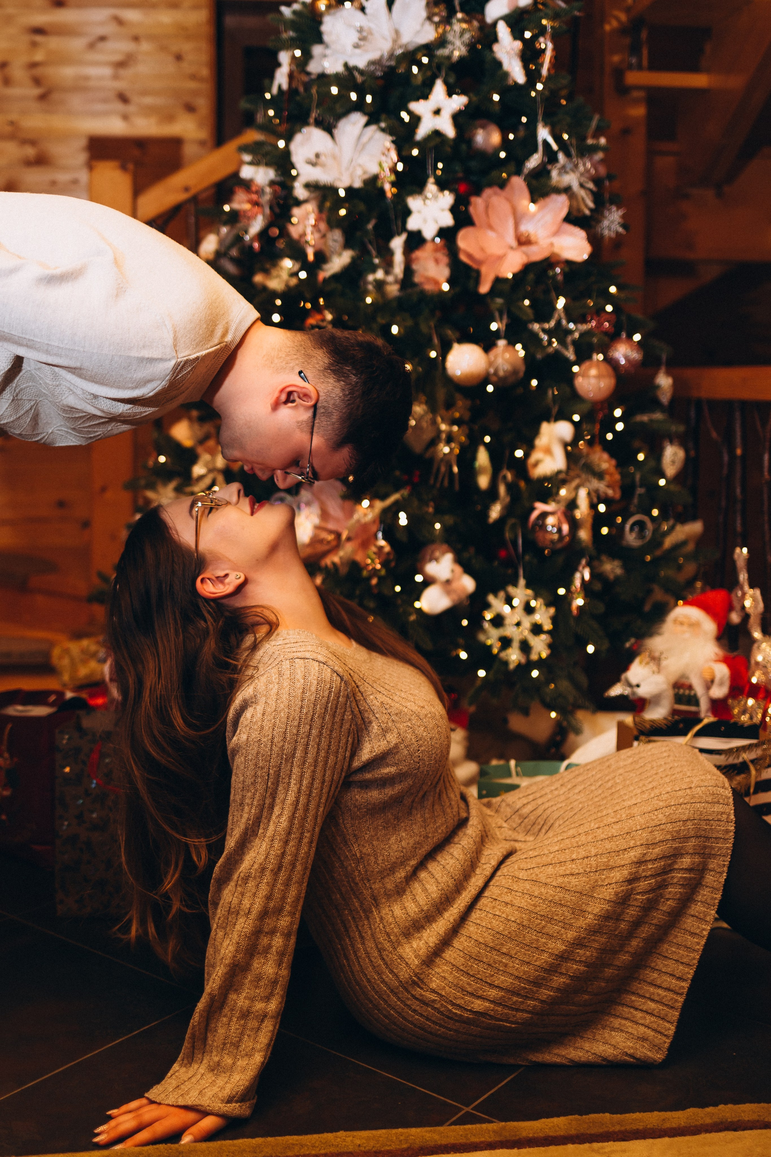 Iustina & Alex. Wedding Photographer, based in Iasi, Romania, but will travel all over the globe to make sure you look amazing in all your wedding photos