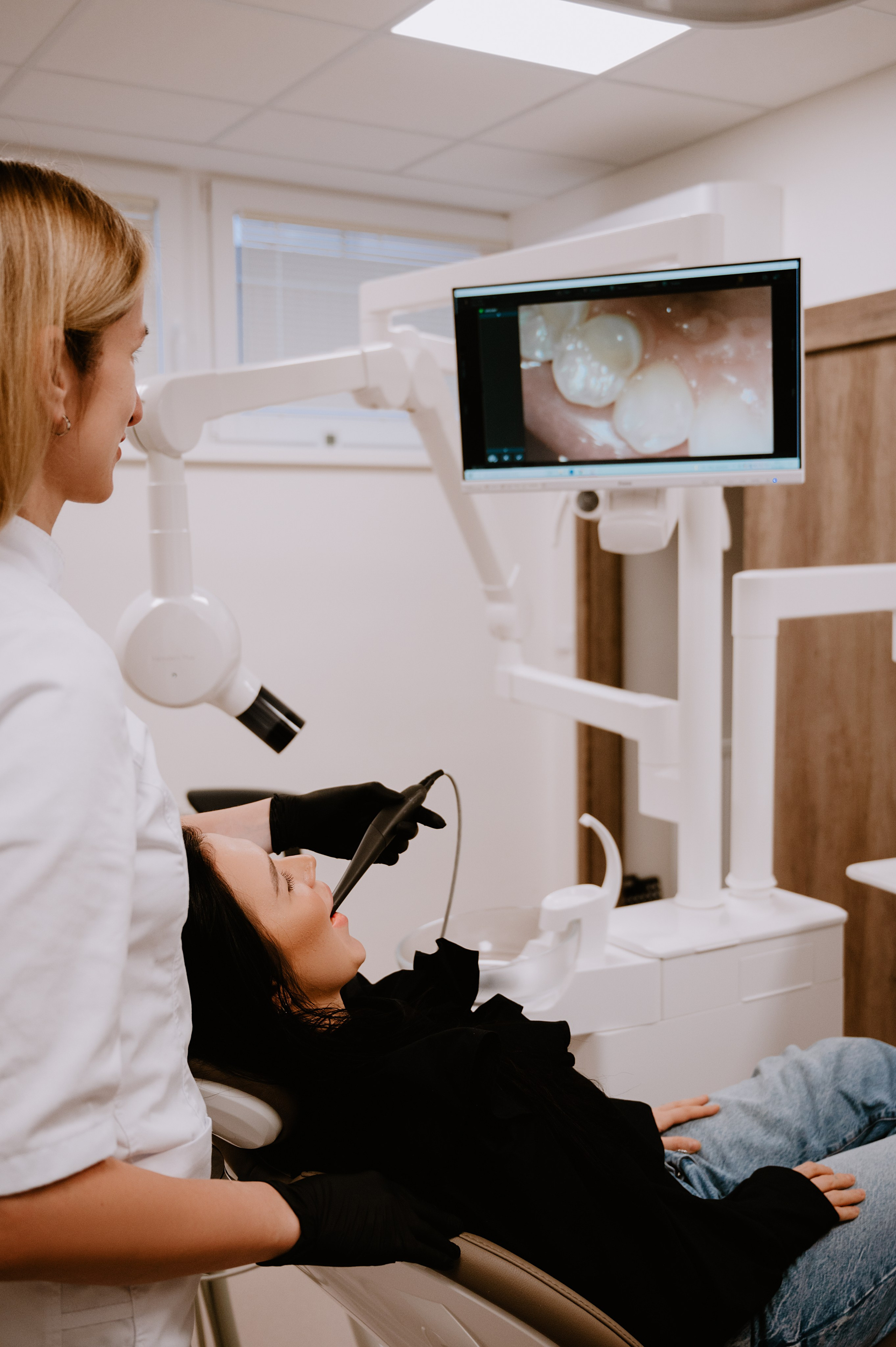 EDClinic dentistry in Prague. ANNA-MARIA PHOTO CONTENT CREATOR — фотограф, эстет, художник и визуальный эксперт в Instagram, работающий в Праге