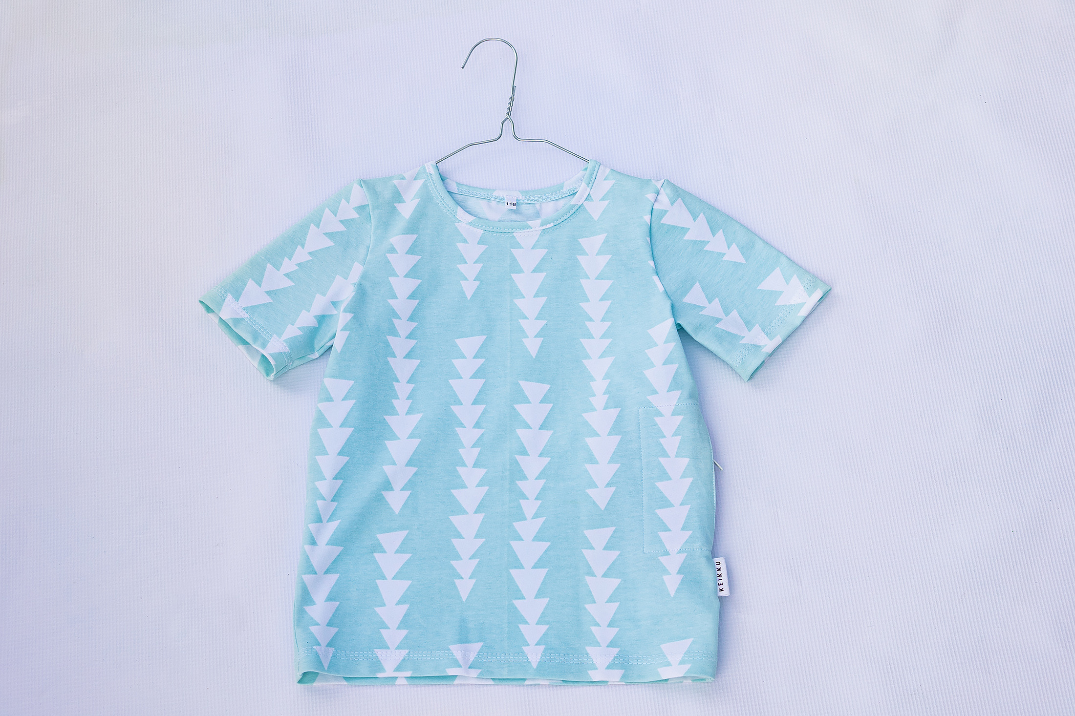 Keikuu Oy Diabetesvaatteet ja -tarvikkeet Lapsimallien Päällä. Keikuu mainos- ja vaatekuvaus