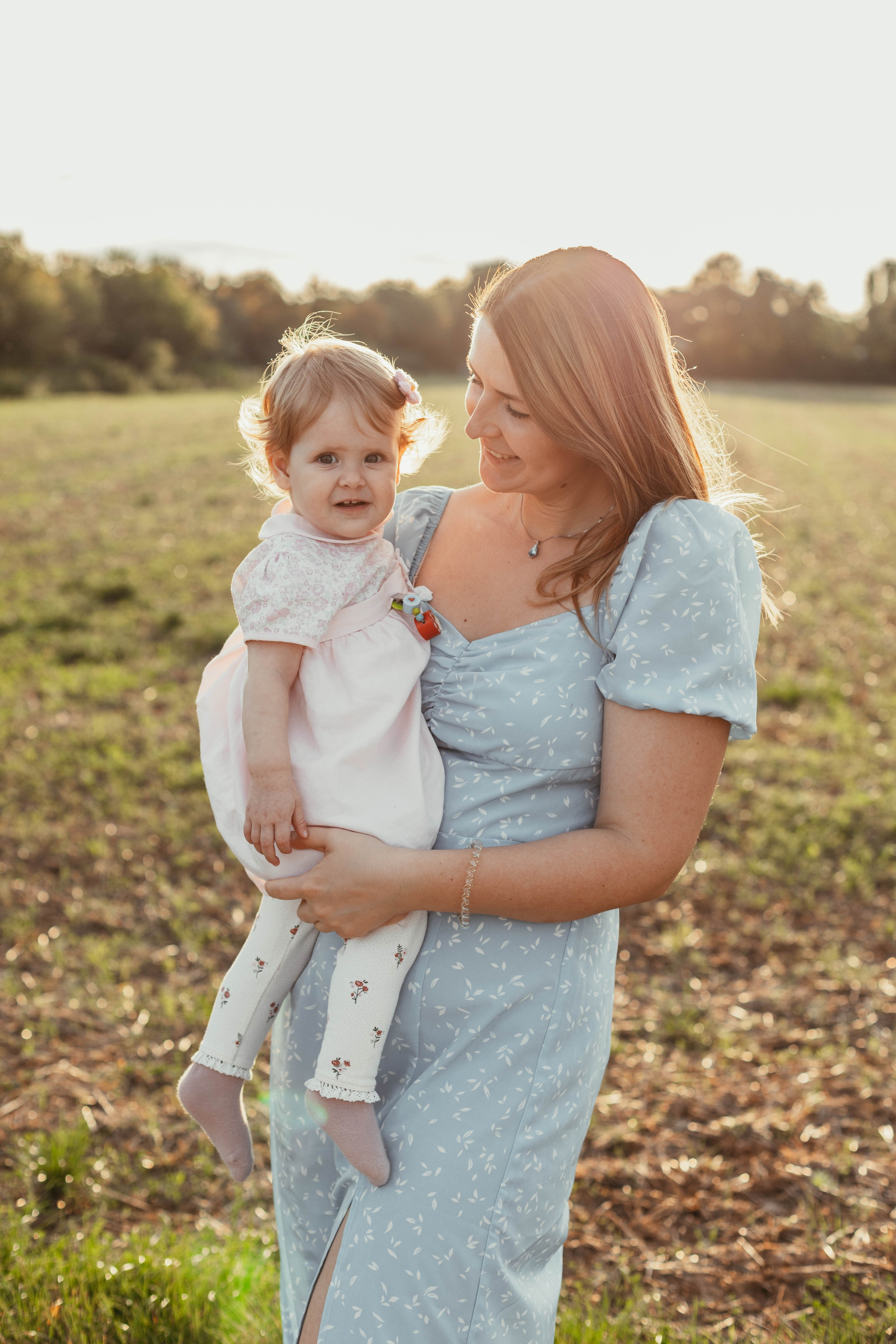 Lina & Julia. Natalia Belov Familien - und Hochzeitsfotografin
