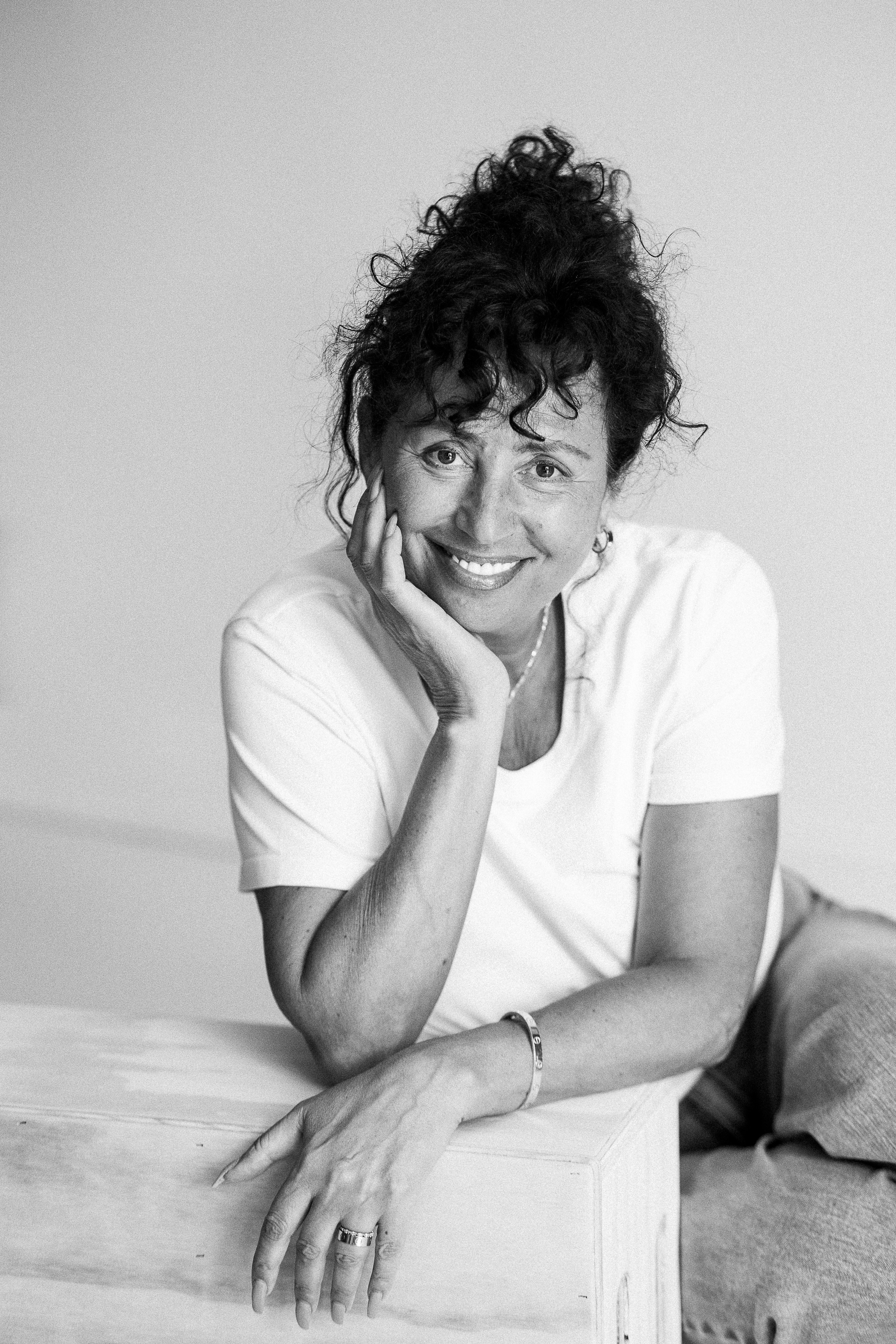 A. Rawnoir- Portrait photography by Daria Paliy.Timeless black&white portraits of women in NYC area