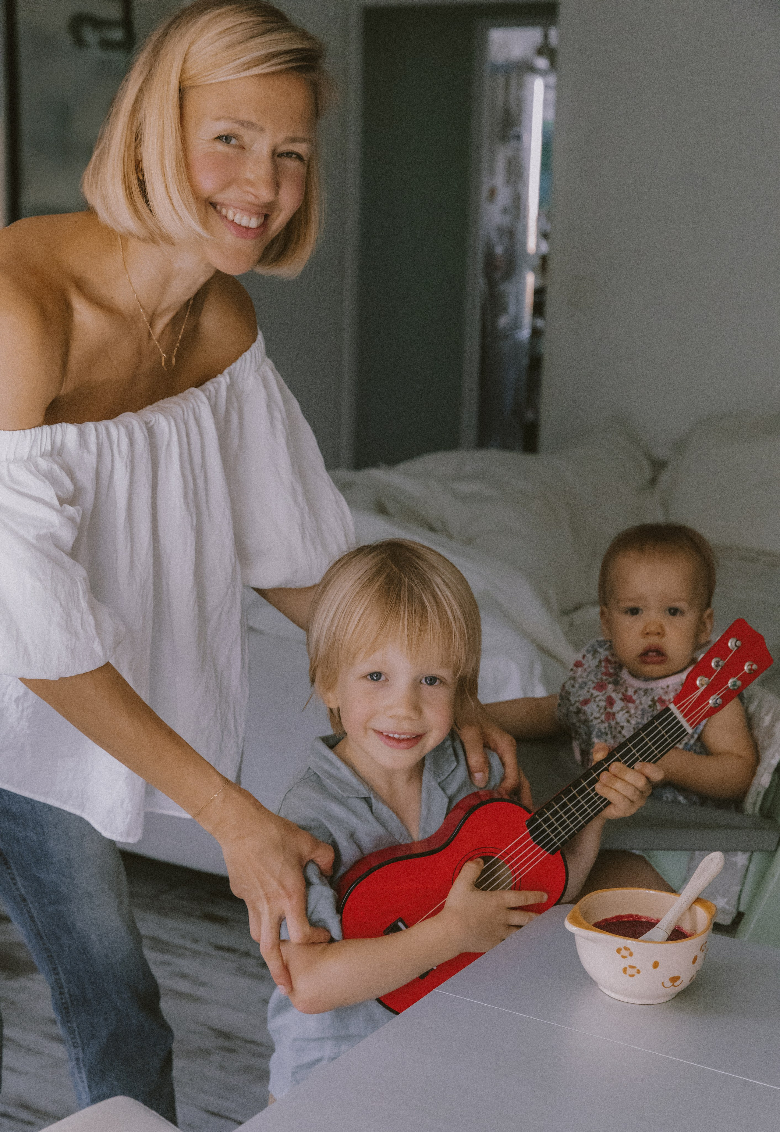 Family At Home Photoshoot in Paris | Natural Lifestyle Photography. Paris Wedding Photographer
