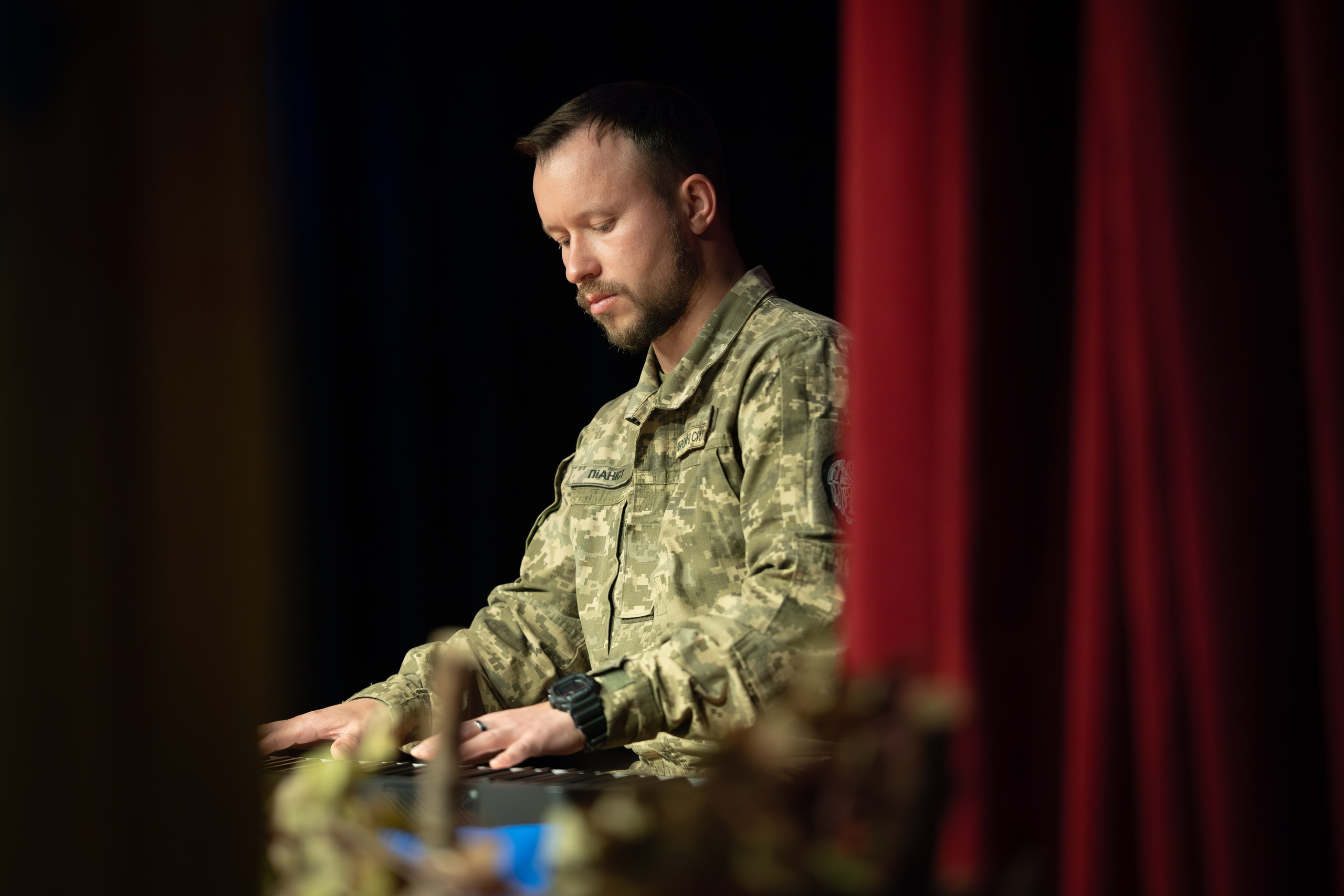 FROM THE UKRAINIAN FRONTLINE WITH THANKS. Reportage concert portrait photography in the San Francisco Bay Area