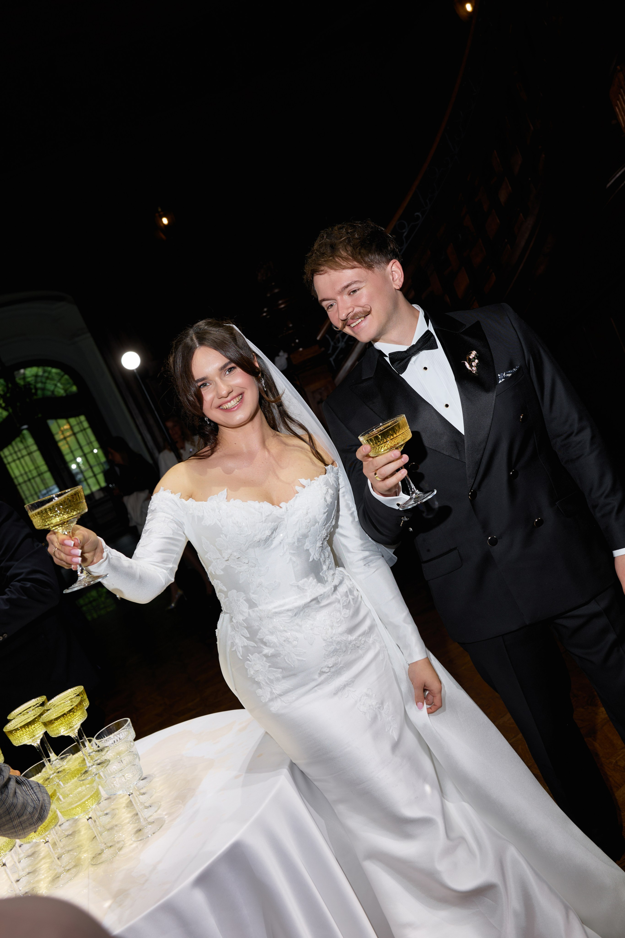 Wiktoria & Kacper. Pałac Goetz. Fotograf ślubny i rodzinny w Krakowie Yana Klymova
